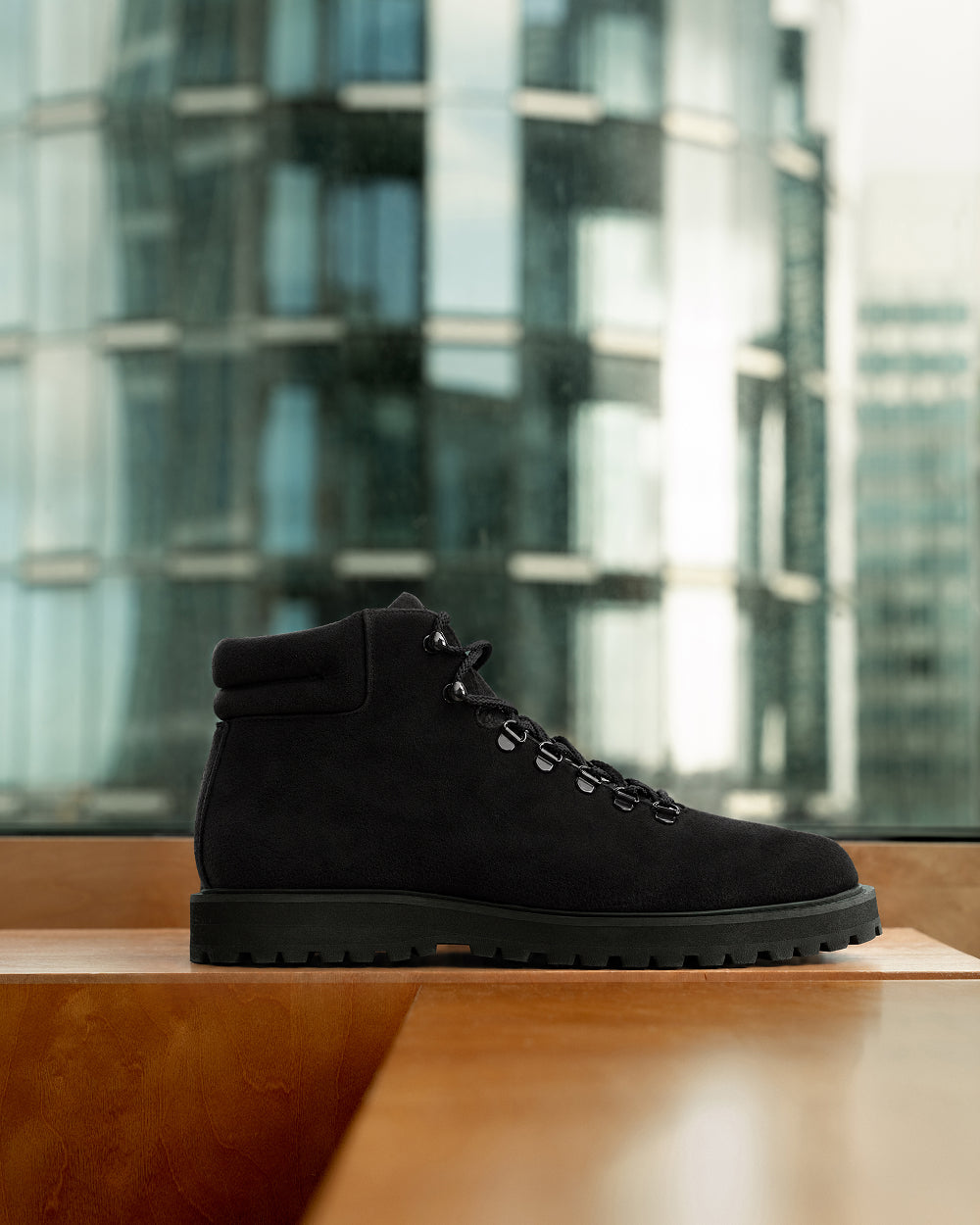 HB 01 Suede All Black