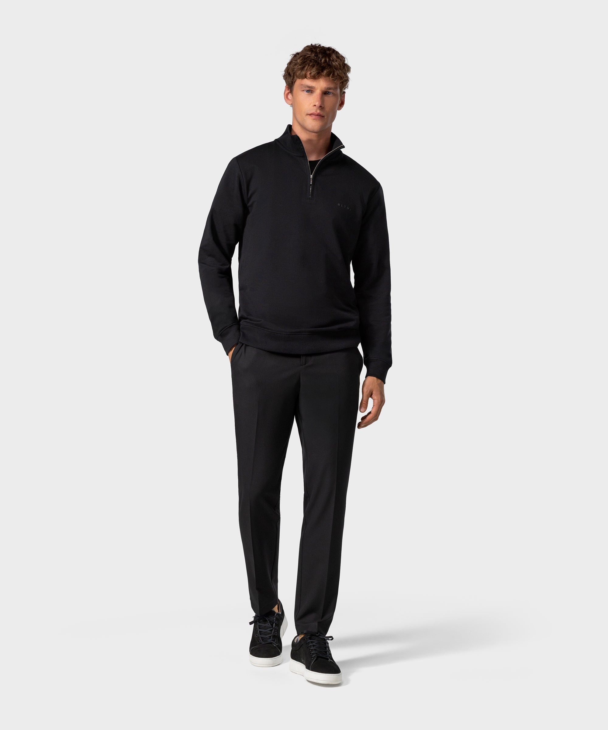 SW 03 Marked Half Zip Black
