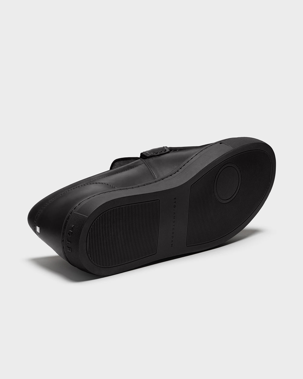 LS 04 Full Grain All Black