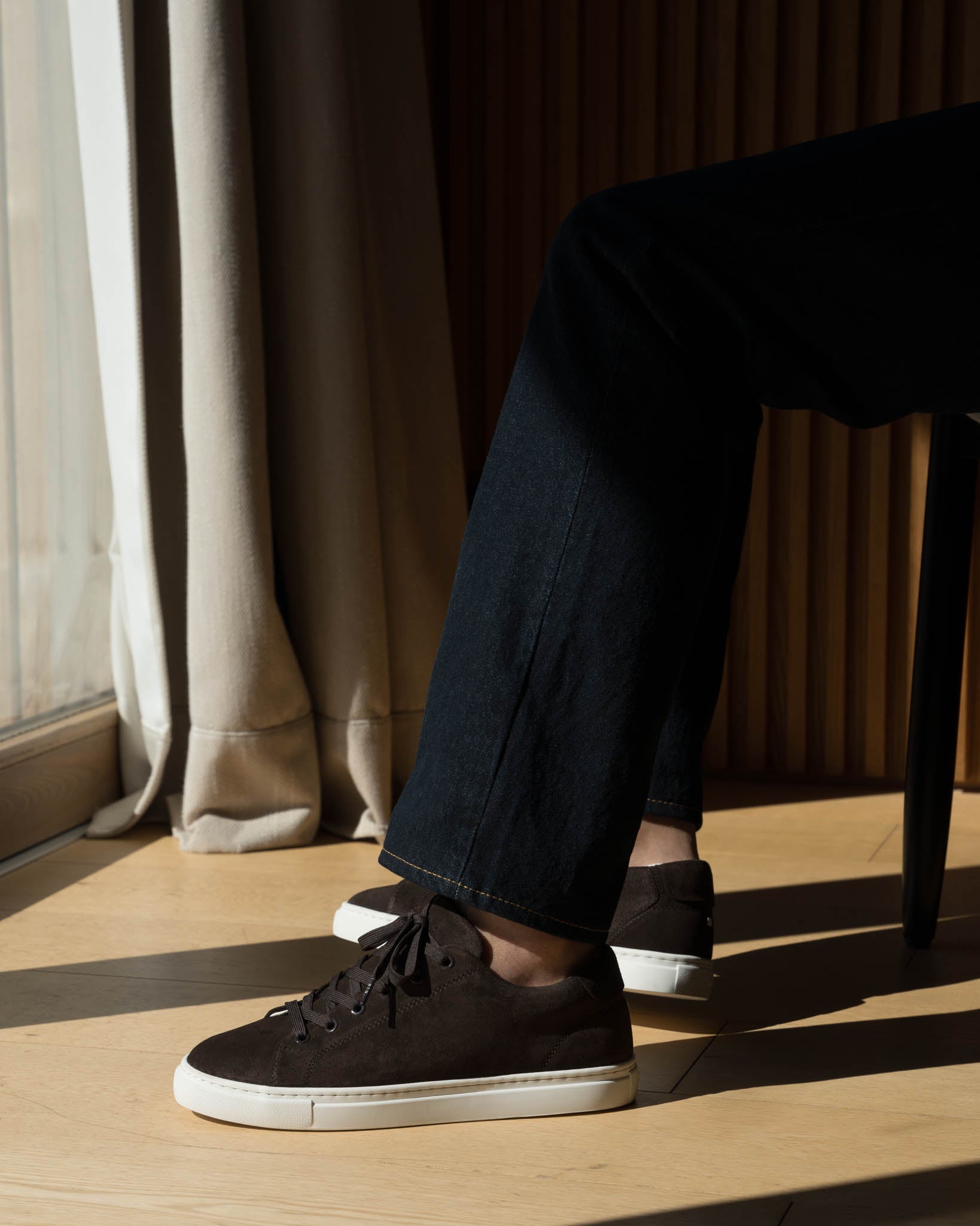 LT 01 Court Lite Suede Chocolate