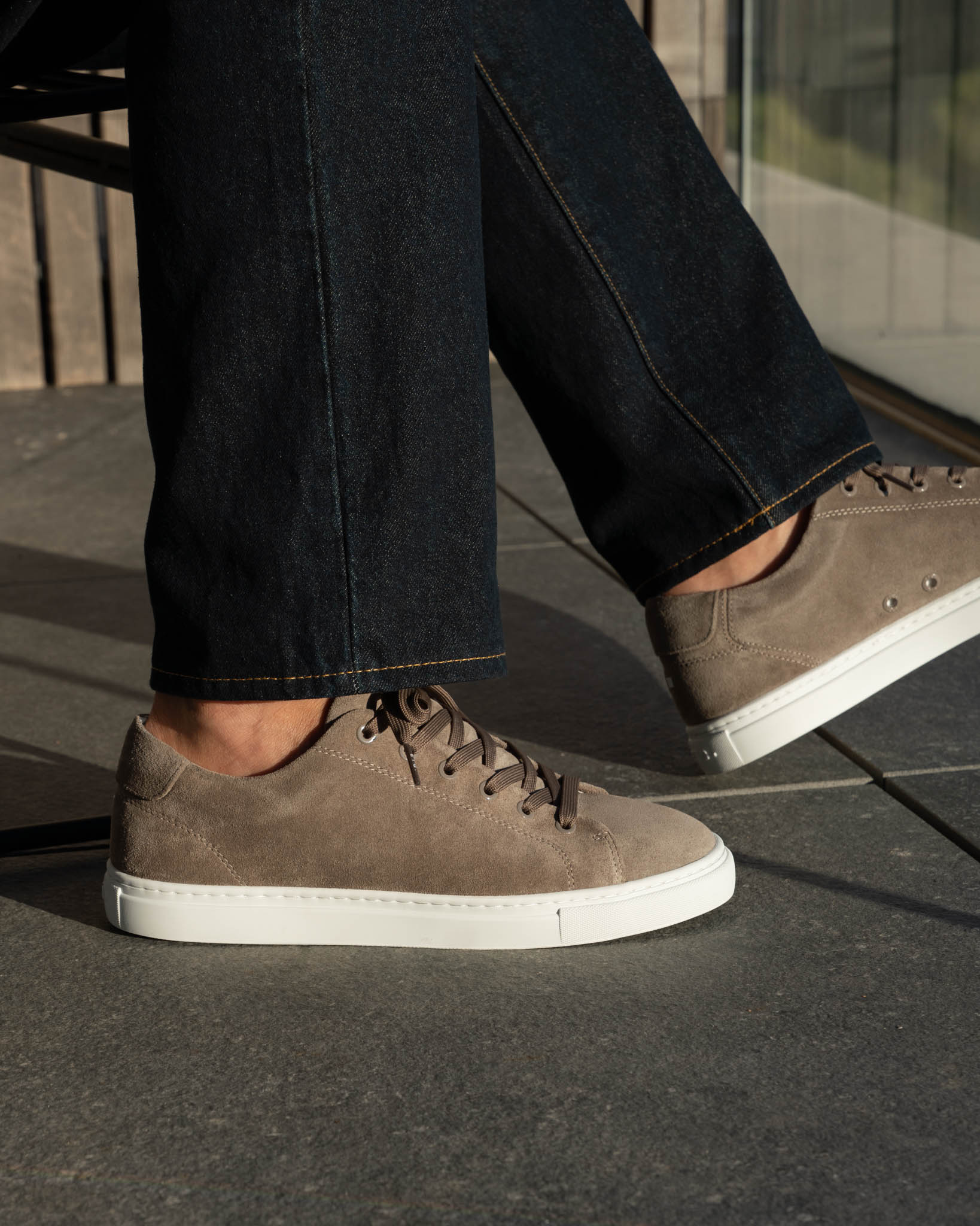 LT 01 Court Lite Suede Desert Taupe