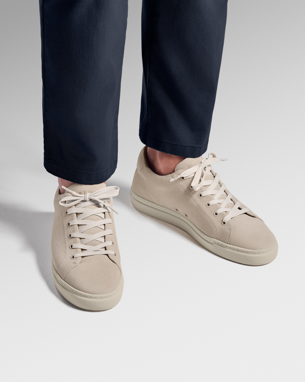 LT 01 Court Lite Suede Off White