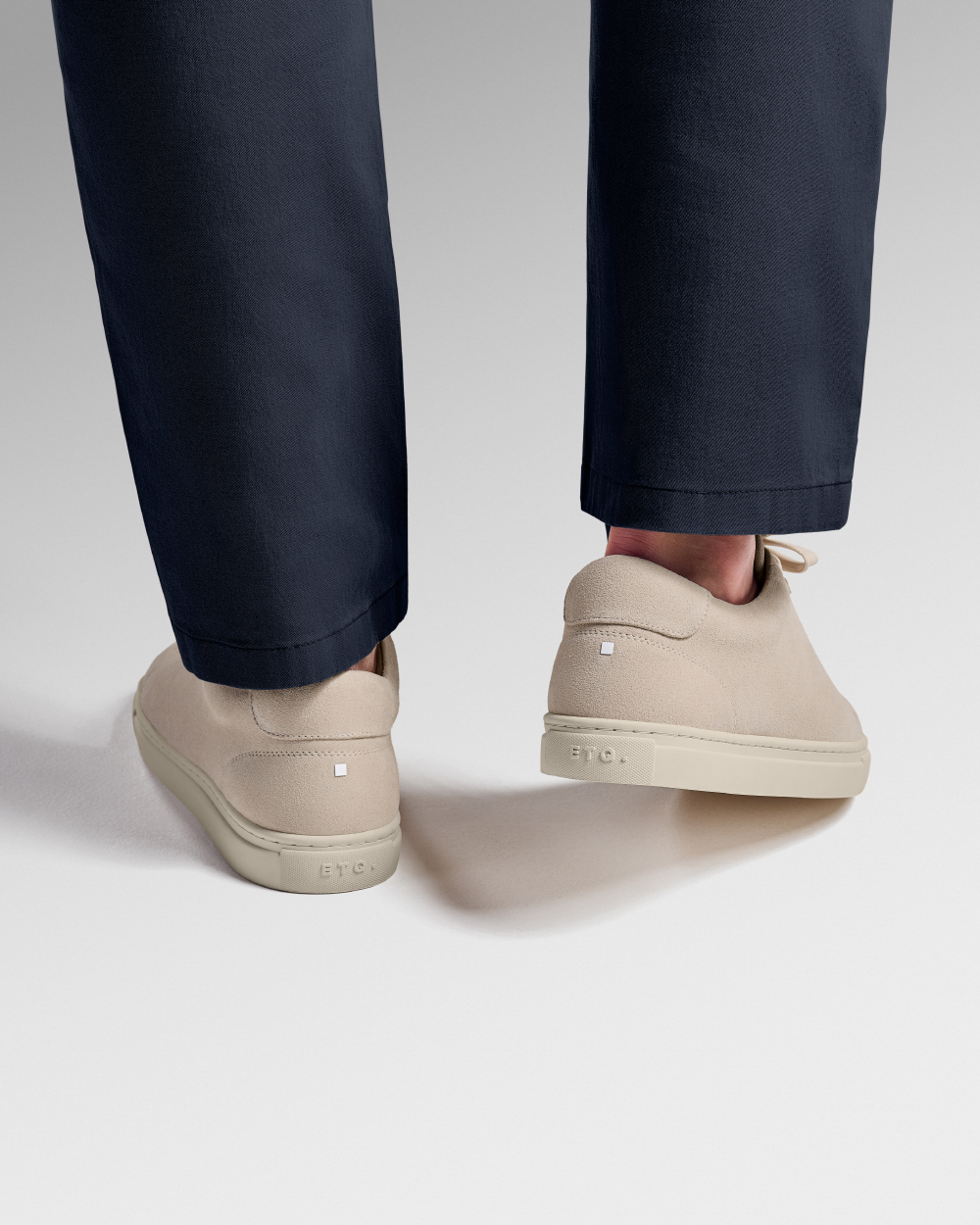 LT 01 Court Lite Suede Off White