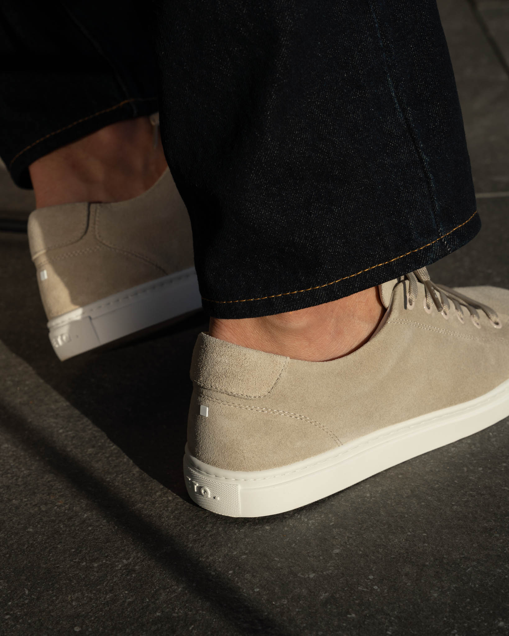 LT 01 Court Lite Suede Sand