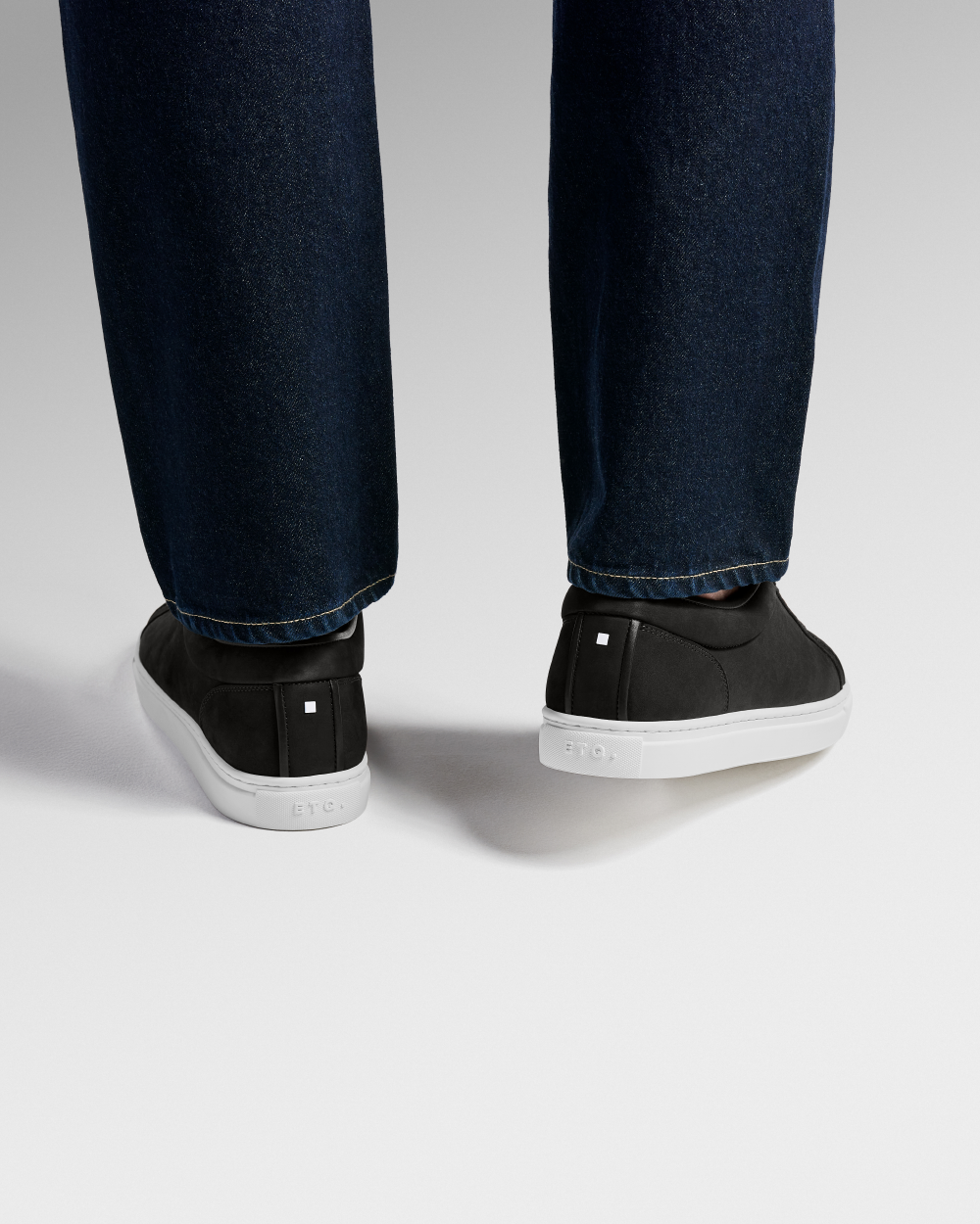 LT 01 Essence Nubuck Jet Black