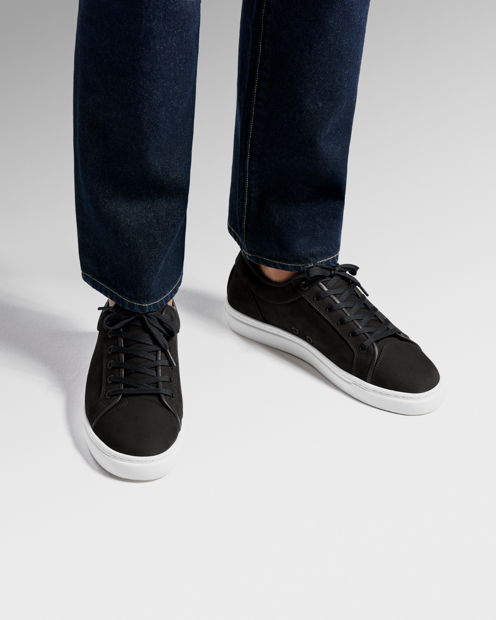 LT 01 Essence Nubuck Jet Black