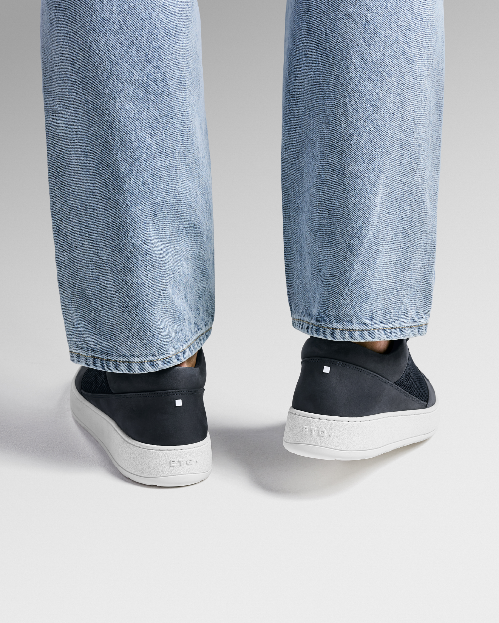 LT 03 Nubuck / Mesh Blueberry