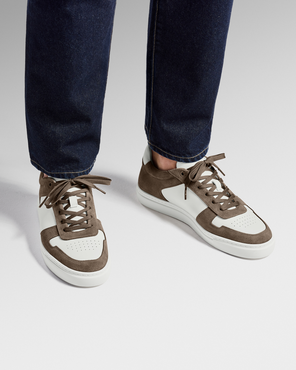 LT 07 White / Desert Taupe