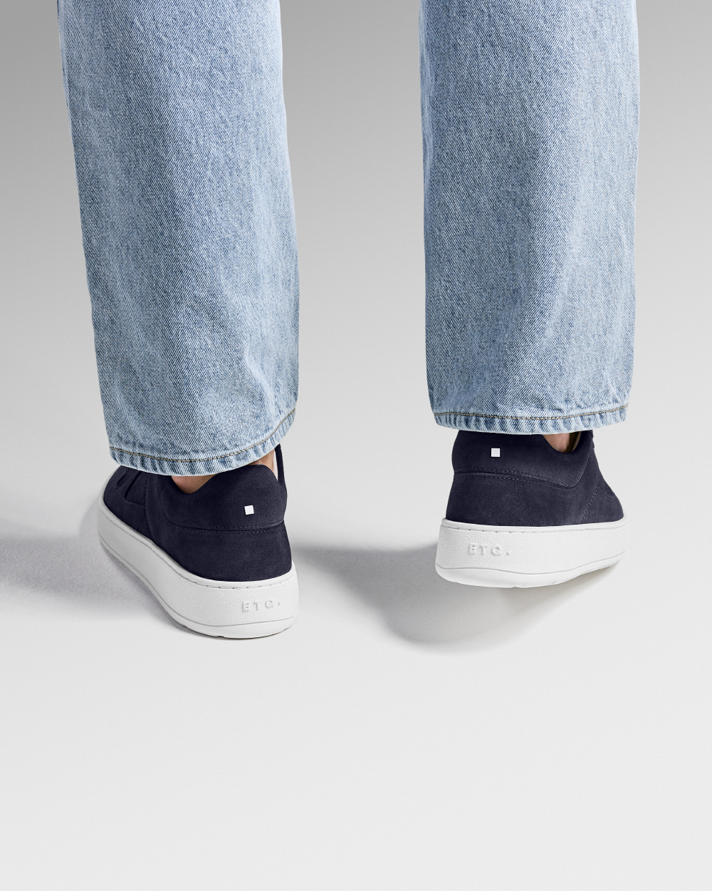 LT 08 Suede Blueberry