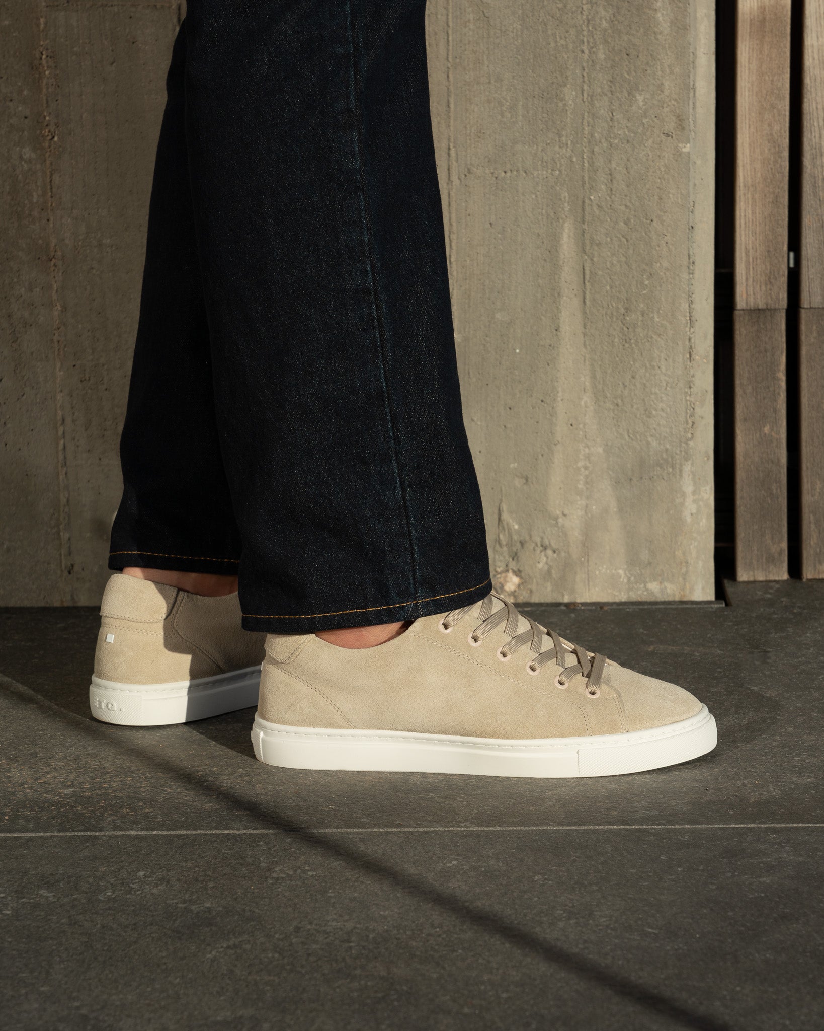 LT 01 Court Lite Suede Sand 