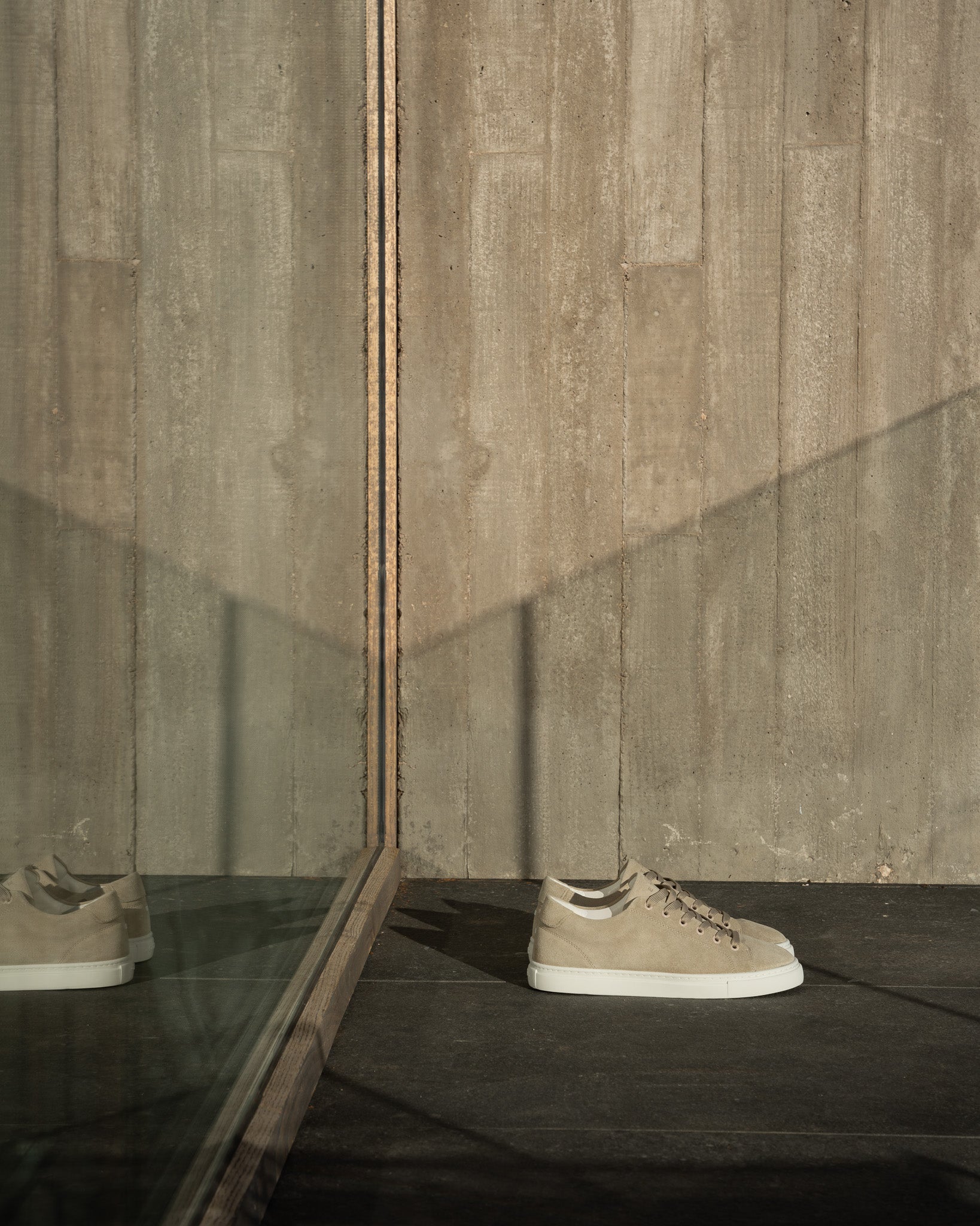 LT 01 Court Lite Suede Sand Still