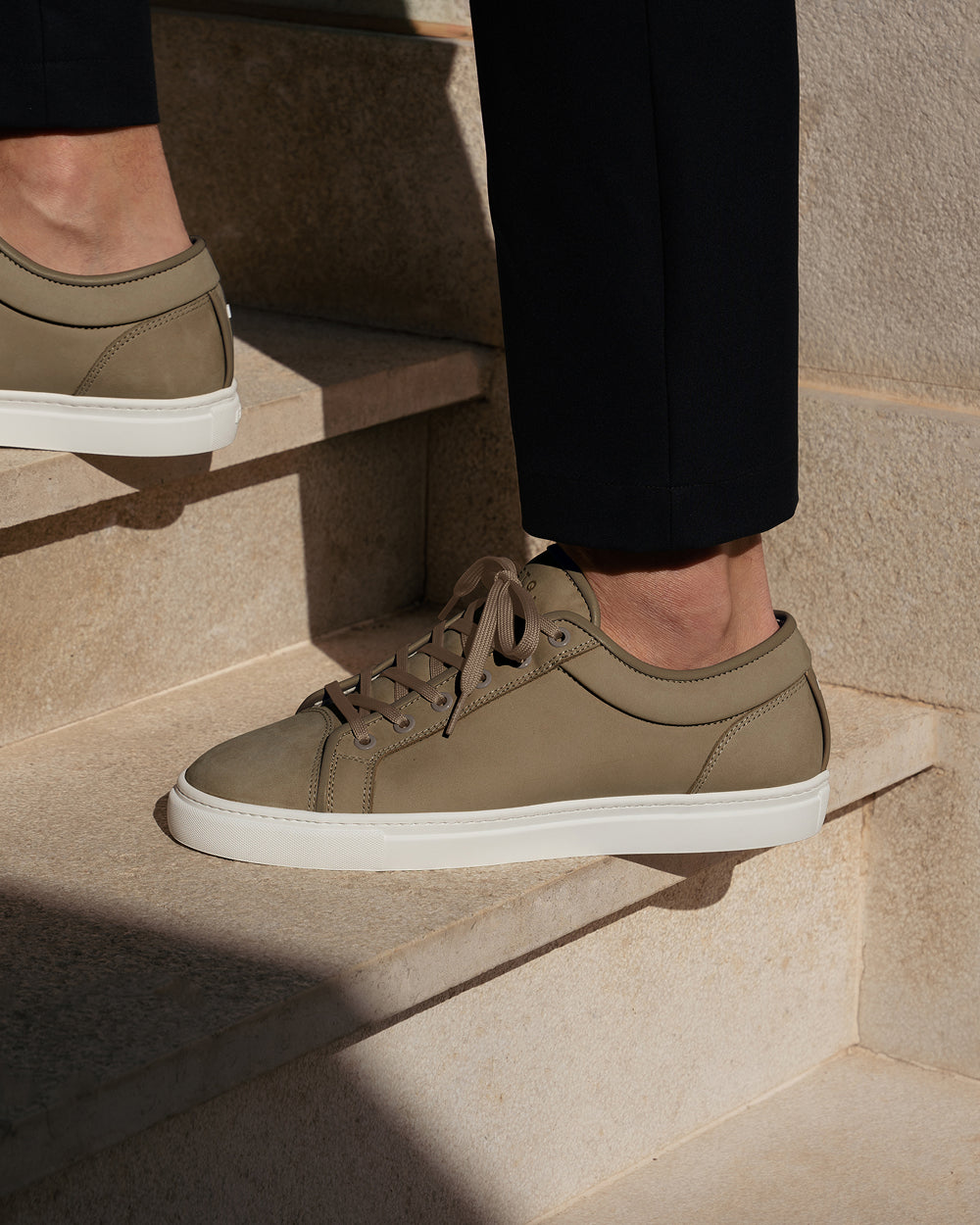 LT 01 Essence Nubuck Desert Taupe