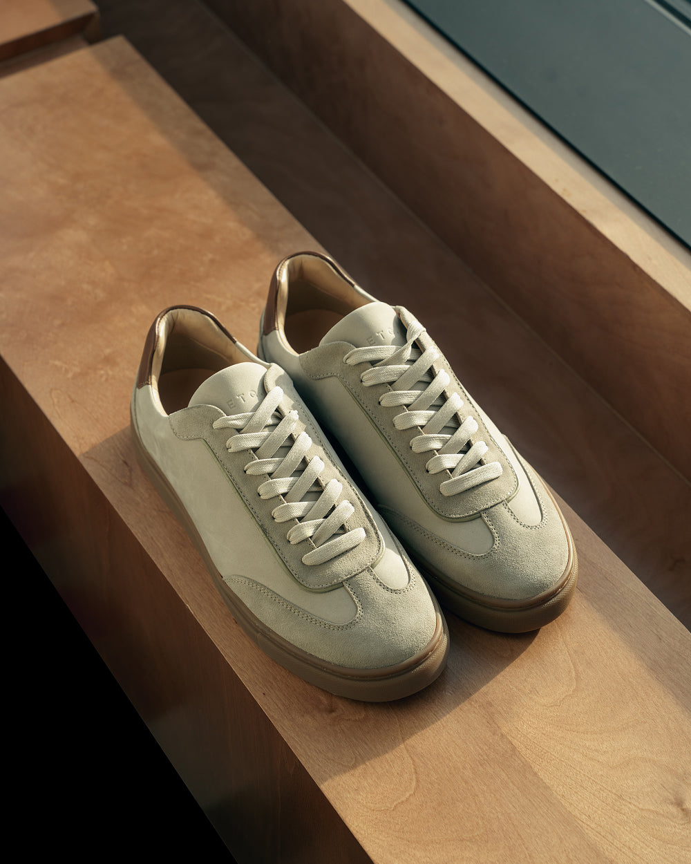 LT 05 Layered Gum Dark Sand