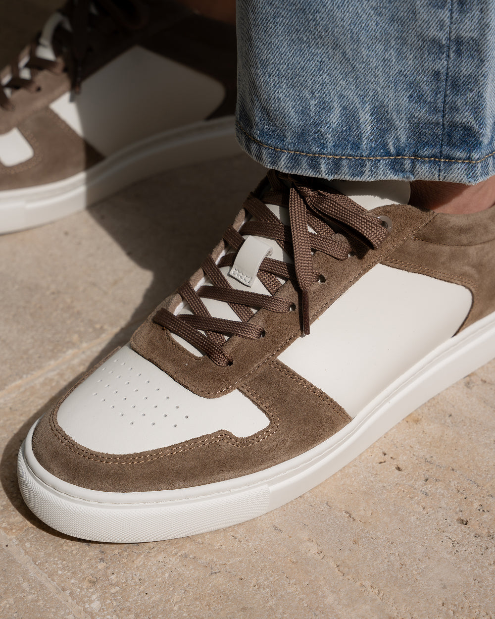 LT 07 White / Desert Taupe