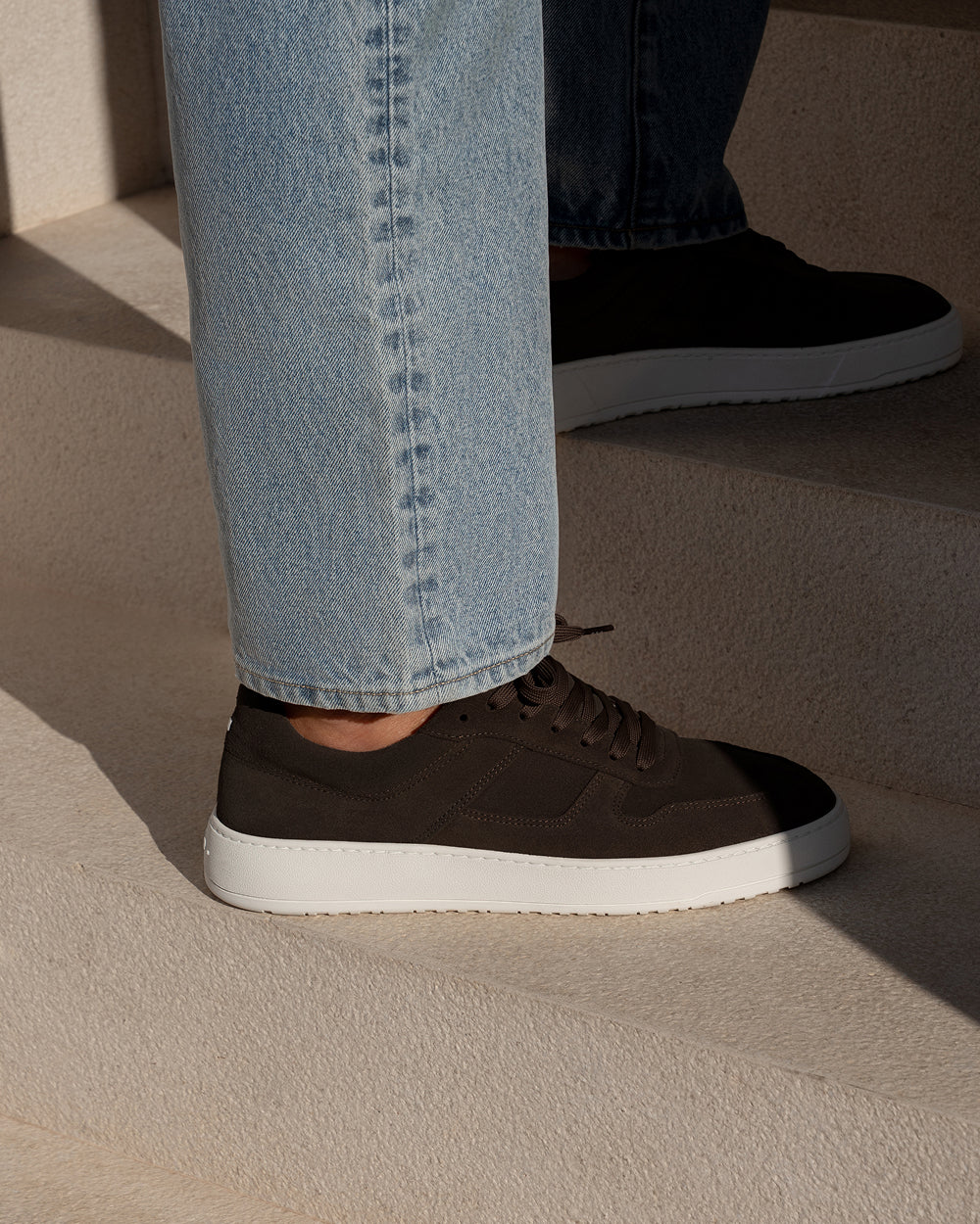 LT 08 Suede Chocolate