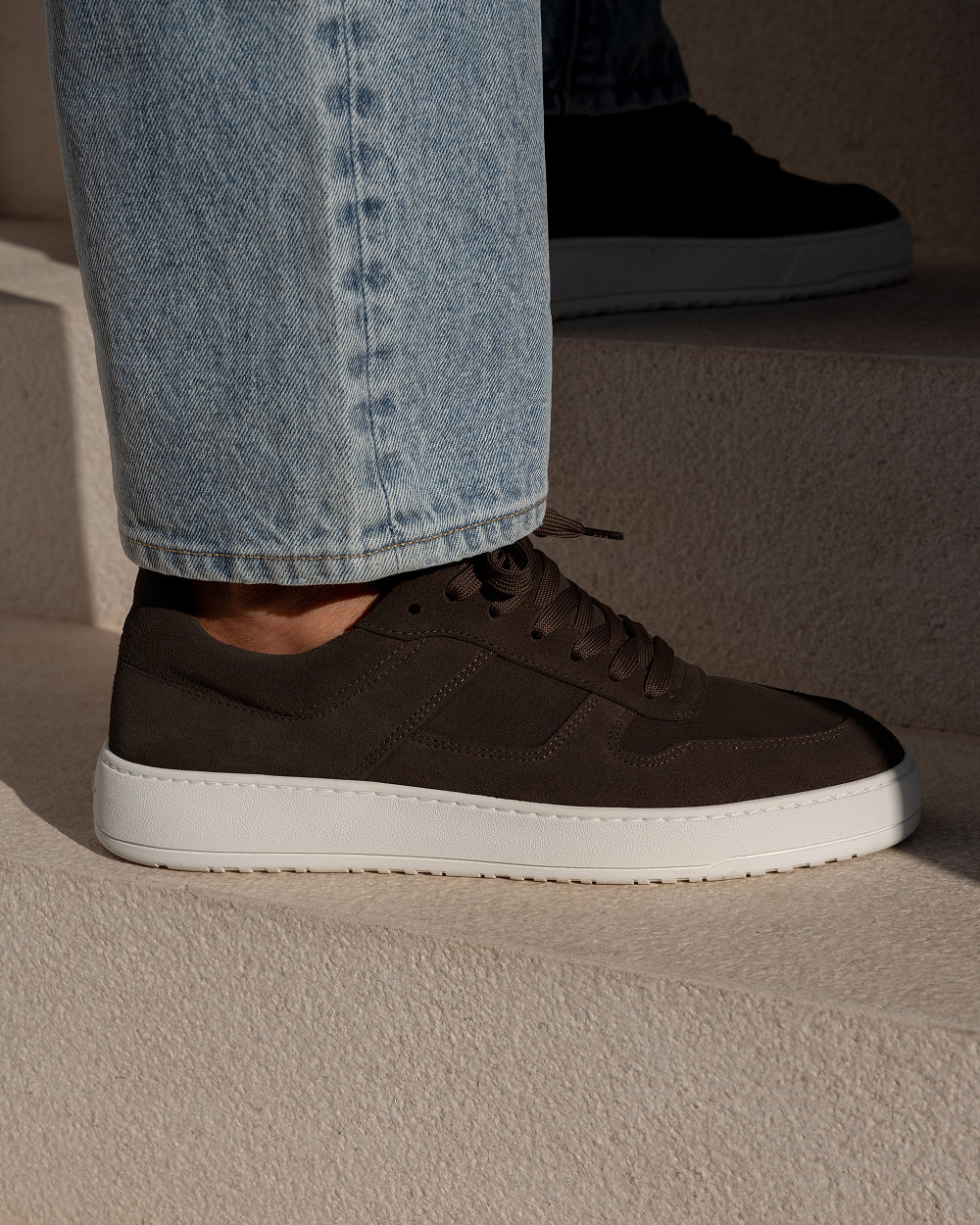 LT 08 Suede Chocolate