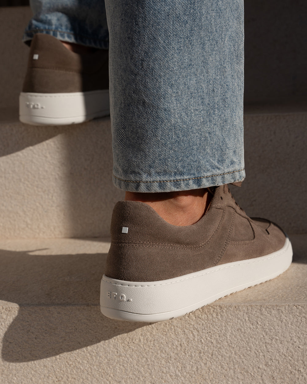 LT 08 Suede Desert Taupe