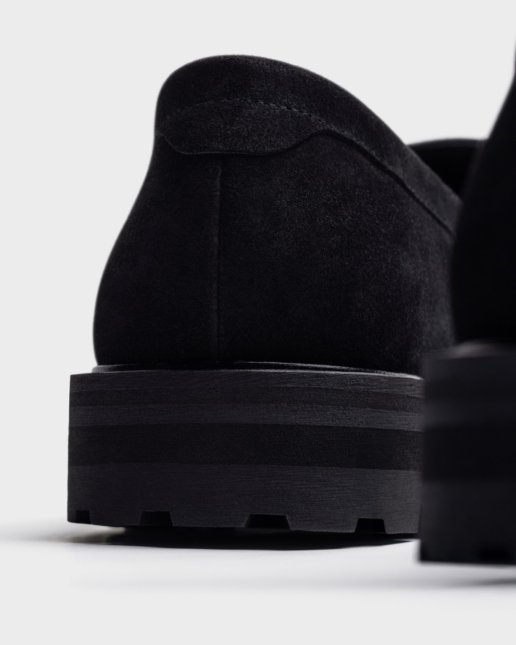 MC 01 Suede All Black