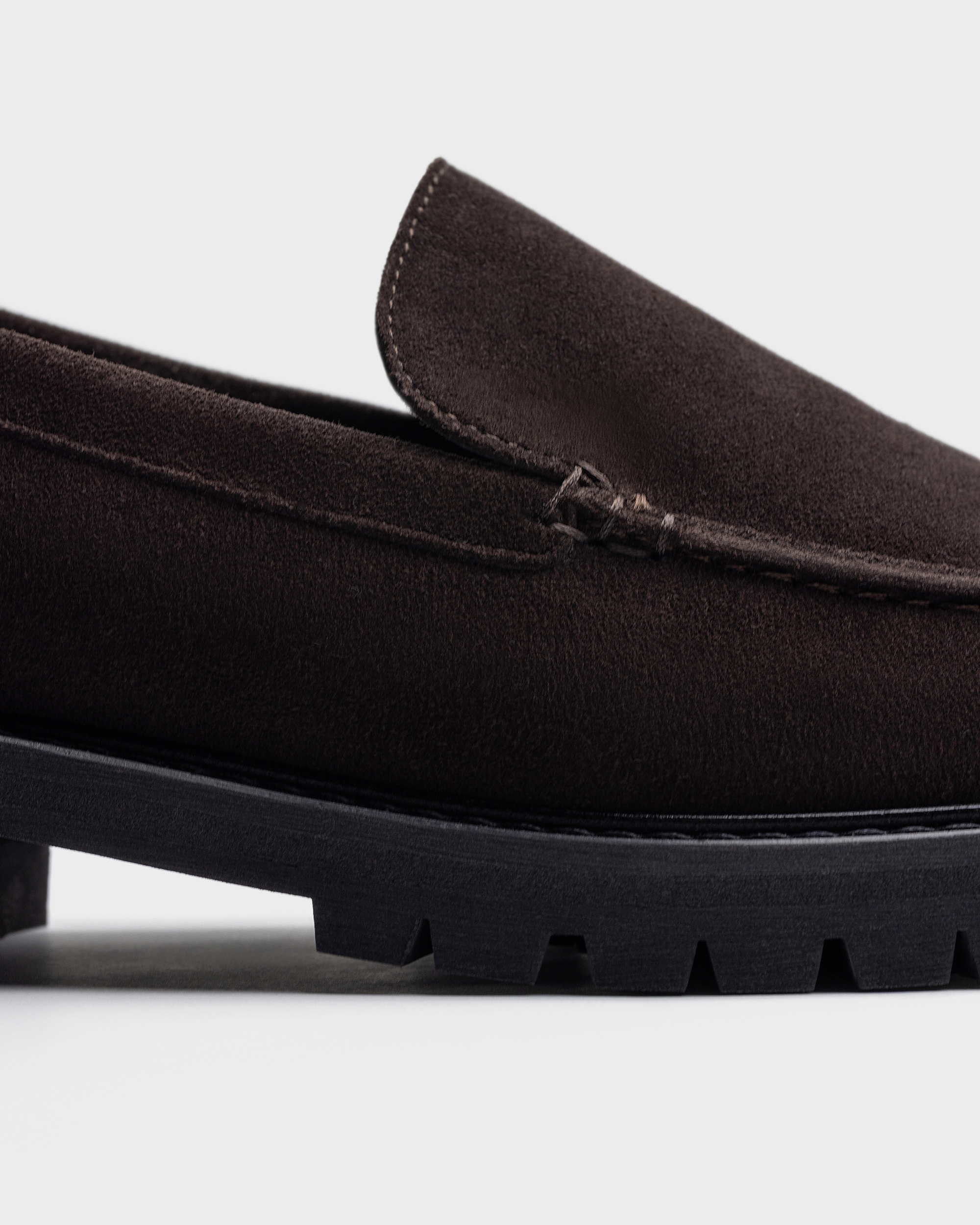 MC 01 Suede Chocolate