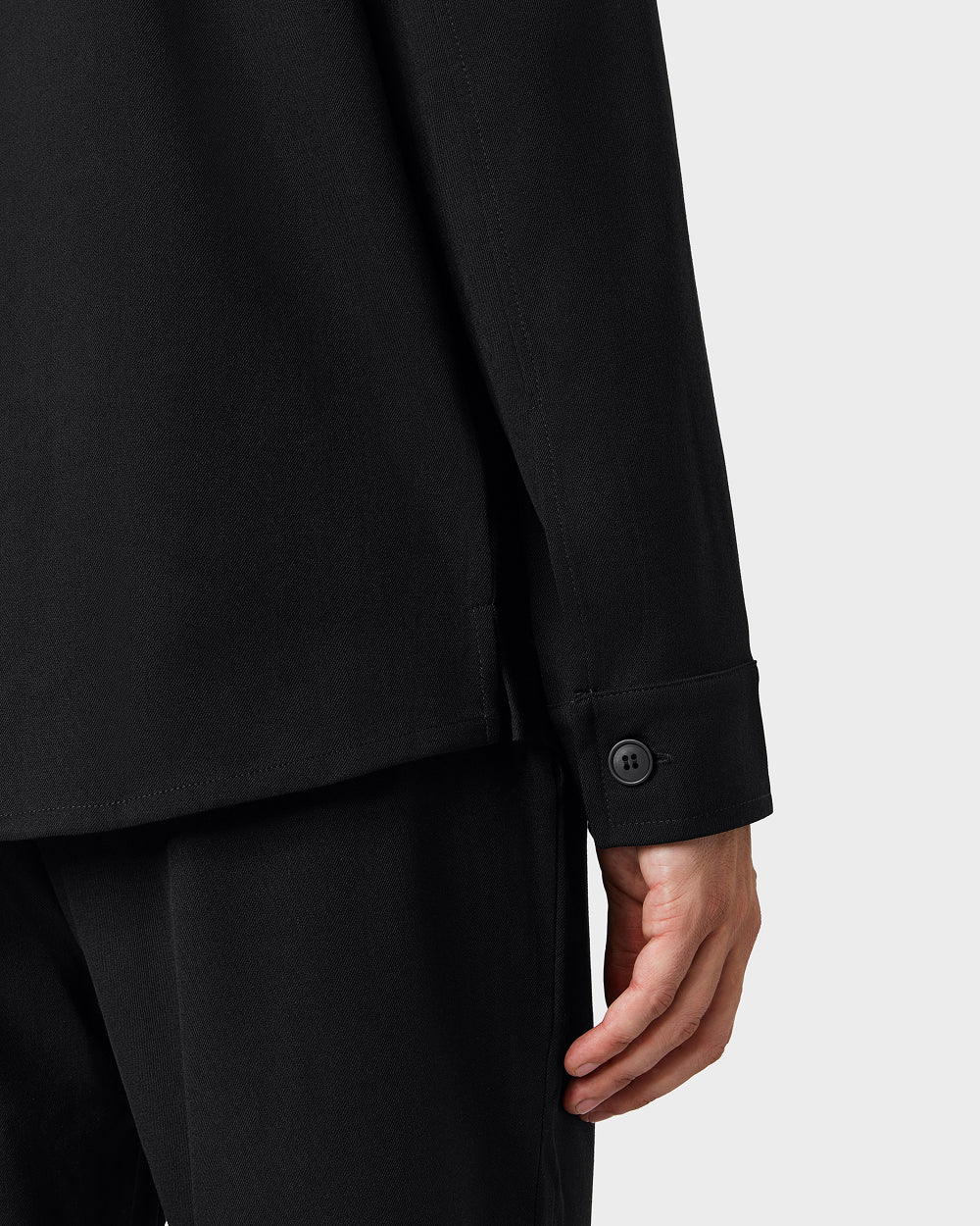 OS 01 Essence Black