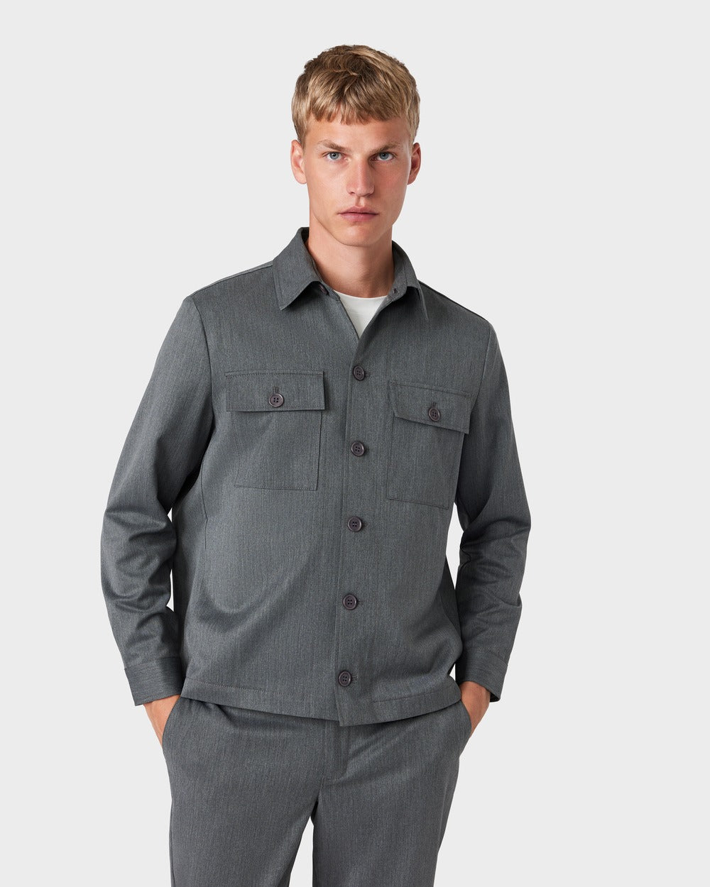 OS 02 Essence 2.0 Ash Grey – overshirt in grey, photo 3