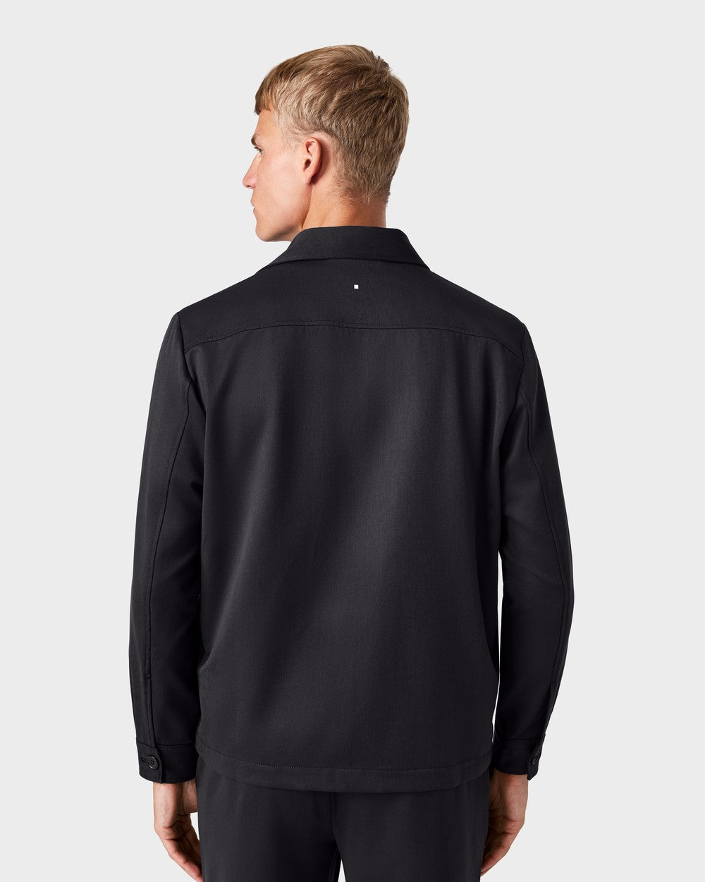 OS 02 Essence 2.0 Black – overshirt in black, photo 2