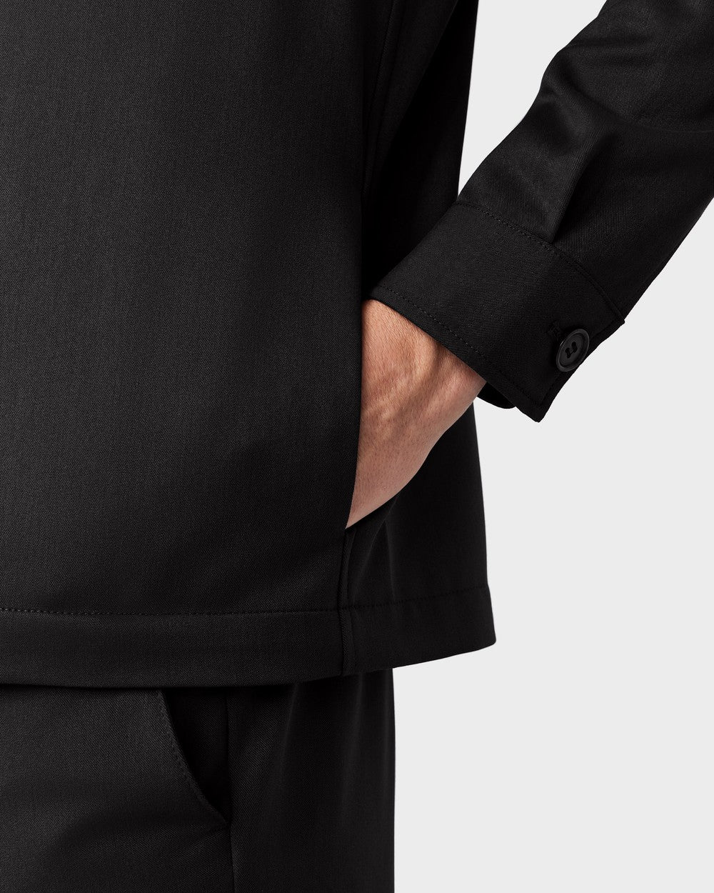 OS 02 Essence 2.0 Black – overshirt in black, photo 5