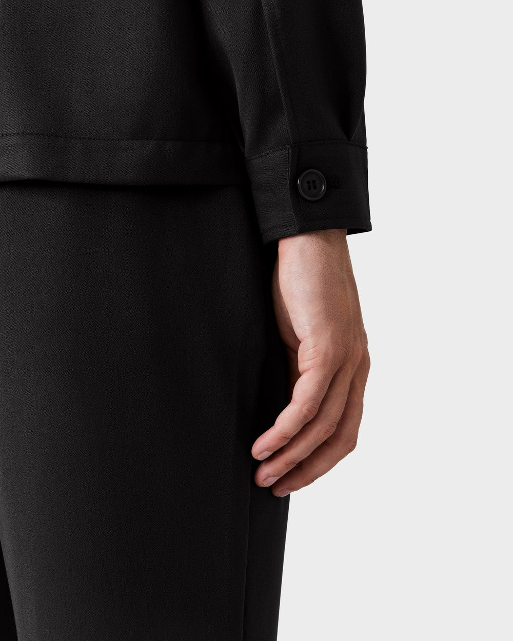 OS 02 Essence 2.0 Black – overshirt in black, photo 6