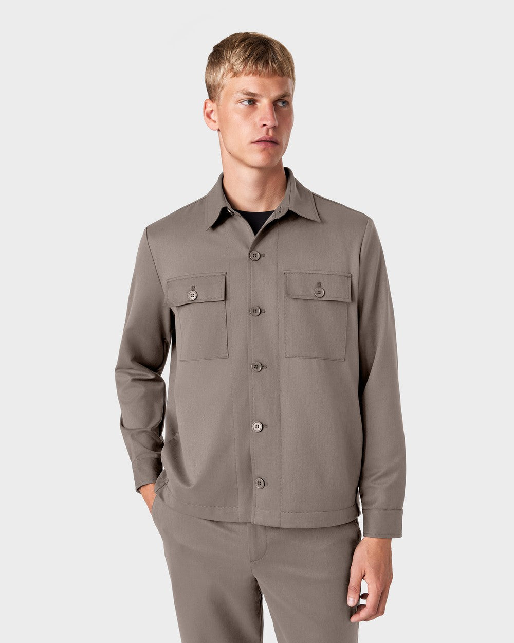 OS 02 Essence 2.0 Desert Taupe – overshirt in taupe, photo 3