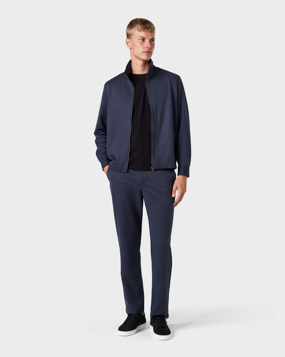 OS 02 Essence Zipped Blueberry