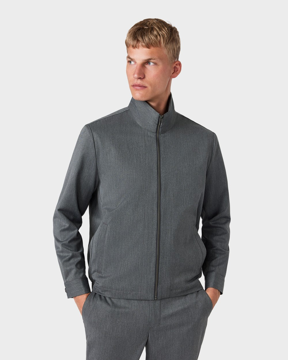 OS 02 Essence Zipped Ash Grey – zip overshirt in grey, photo 3b