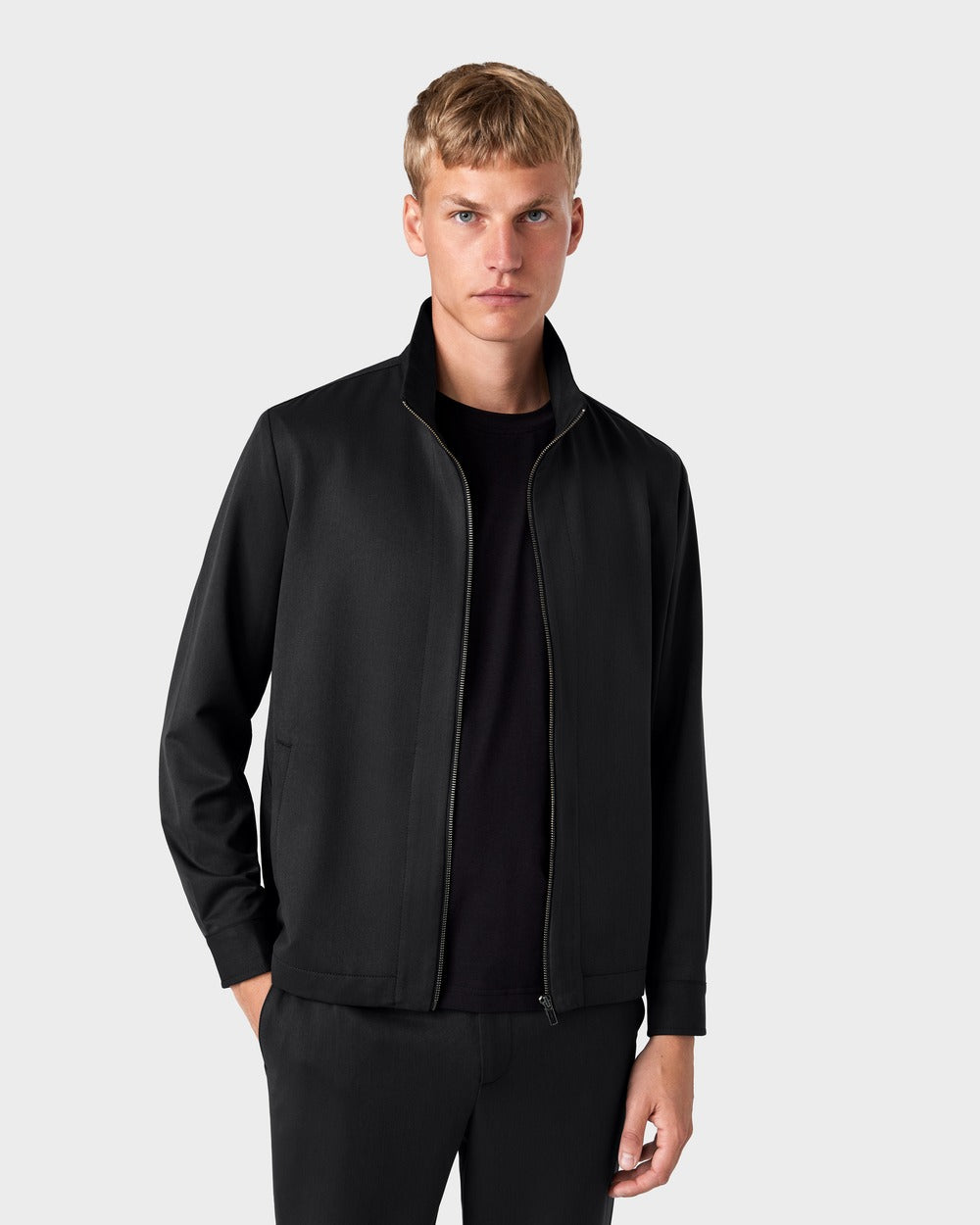 OS 02 Essence Zipped Black – zip overshirt in black, photo 1
