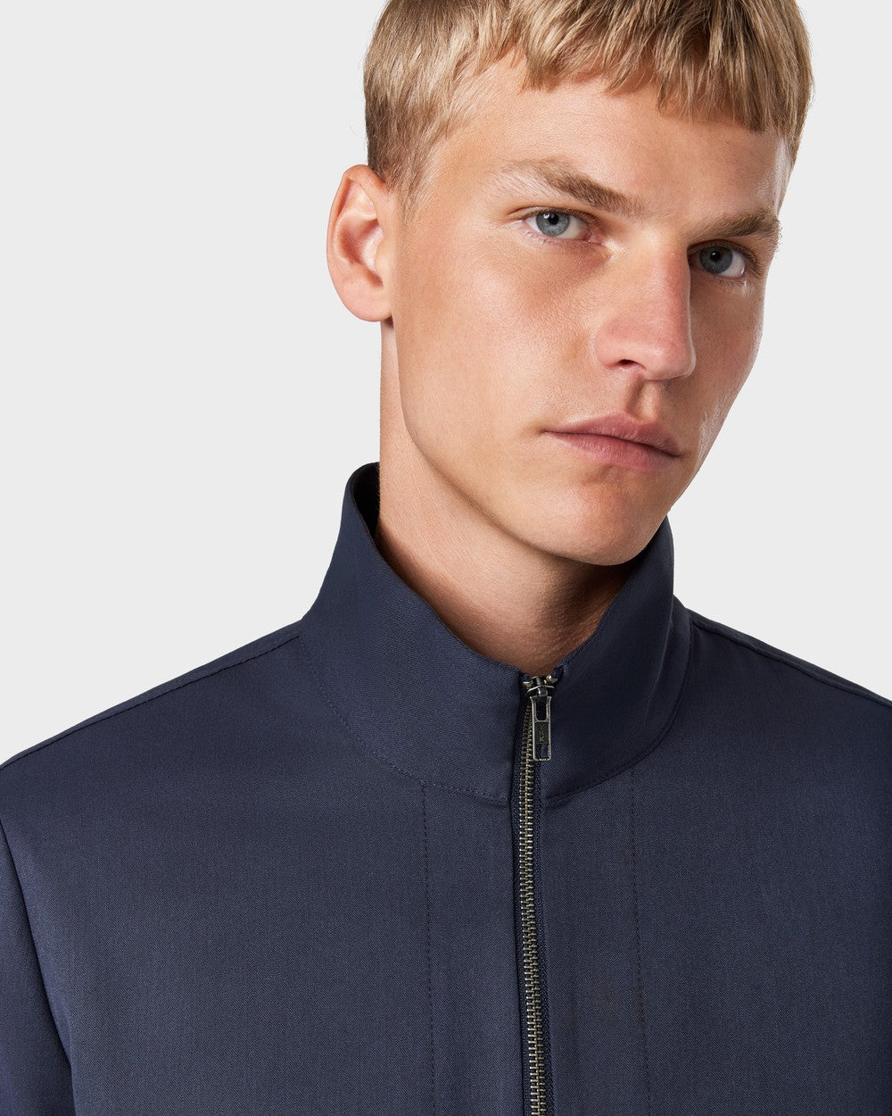 OS 02 Essence Zipped Blueberry