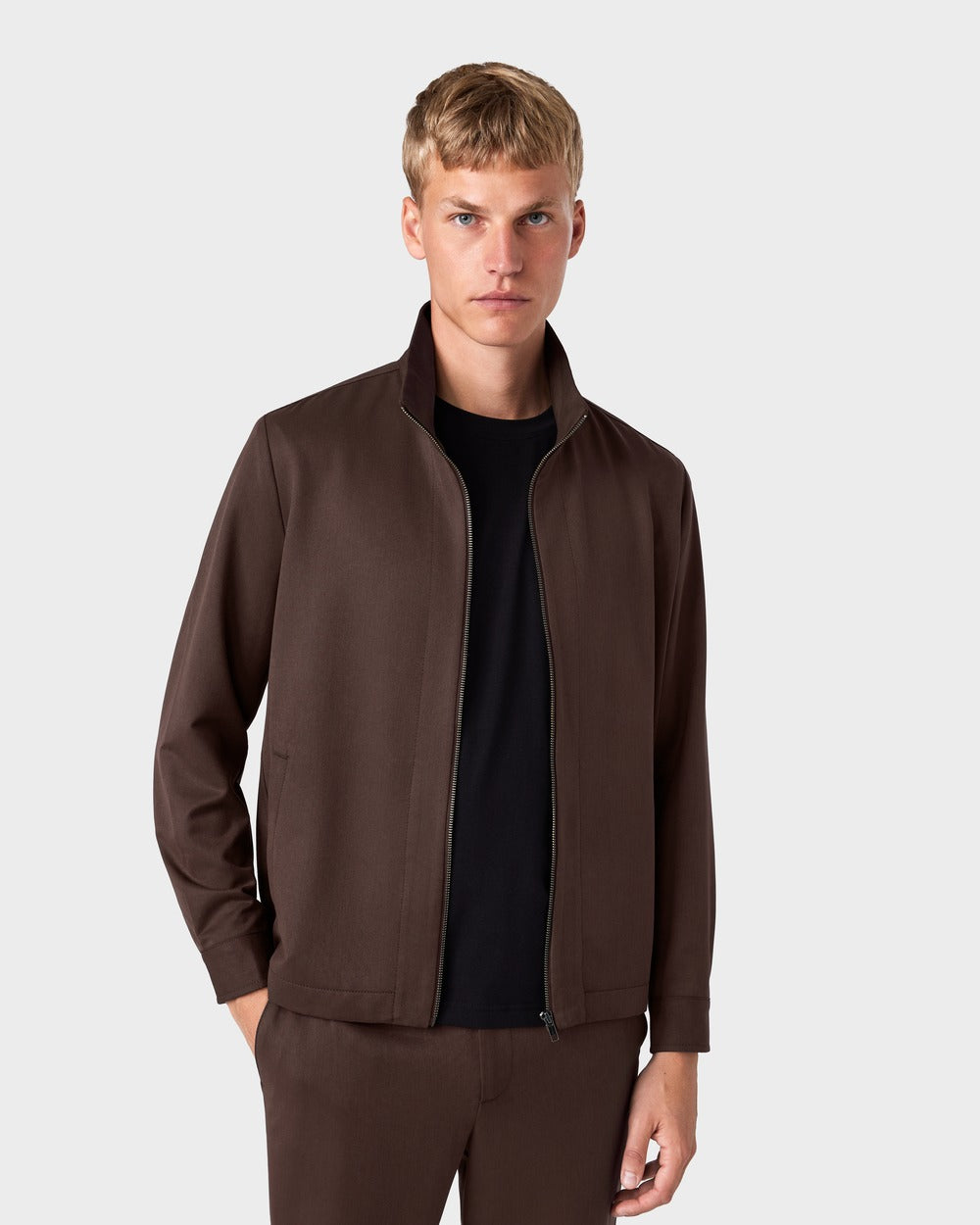 OS 02 Essence Zipped Chocolate – zip overshirt in brown, photo 1