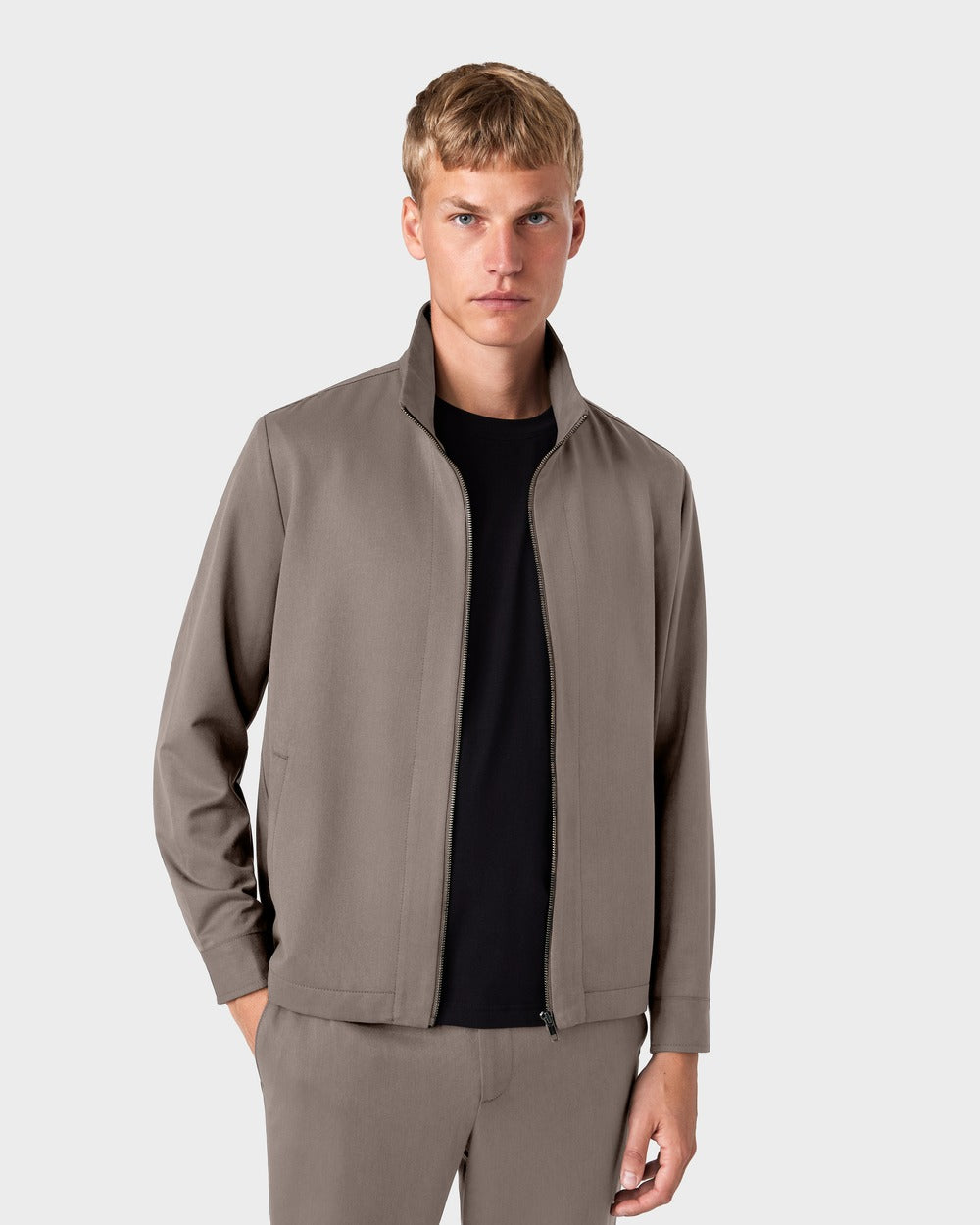 OS 02 Essence Zipped Desert Taupe – zip overshirt in taupe, photo 1