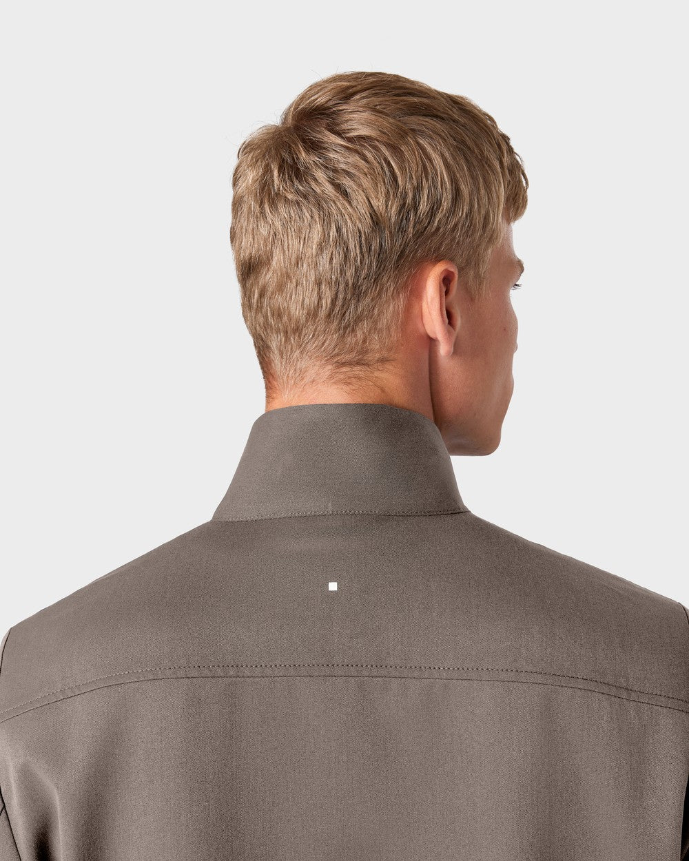 OS 02 Essence Zipped Desert Taupe – zip overshirt in taupe, photo 4
