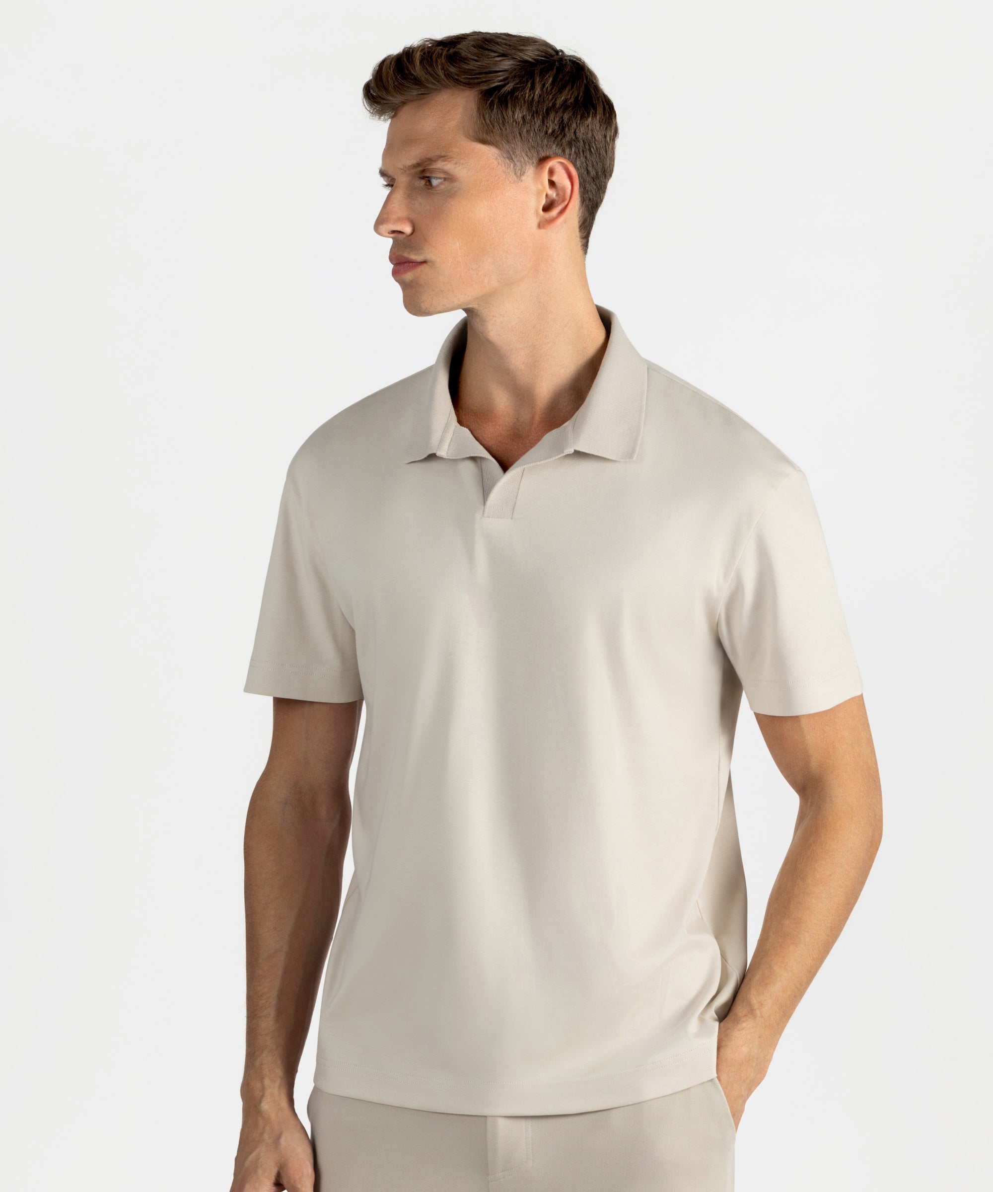 PO 02 Essence Buttonless Sand