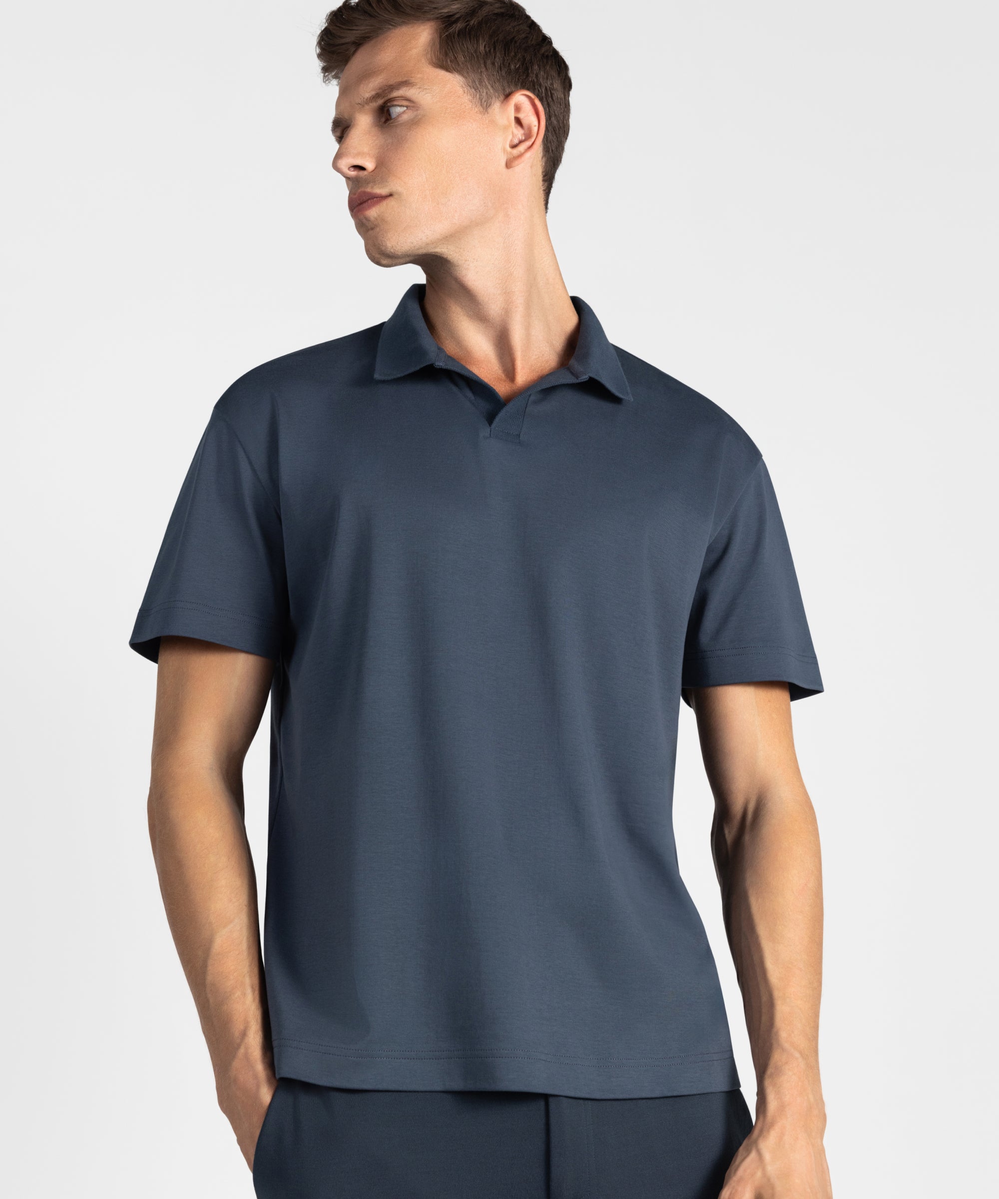 PO 02 Essence Buttonless Blueberry