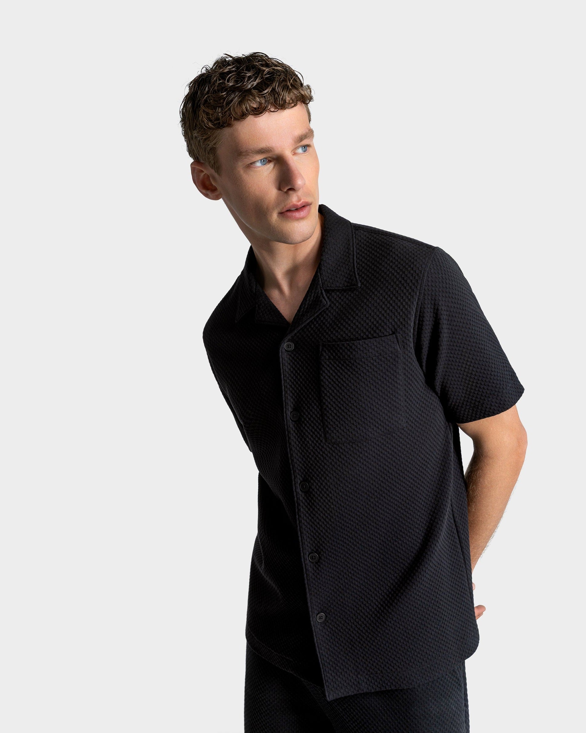 SH 04 Jacquard Black – short sleeve shirt in black cotton jacquard, photo 3