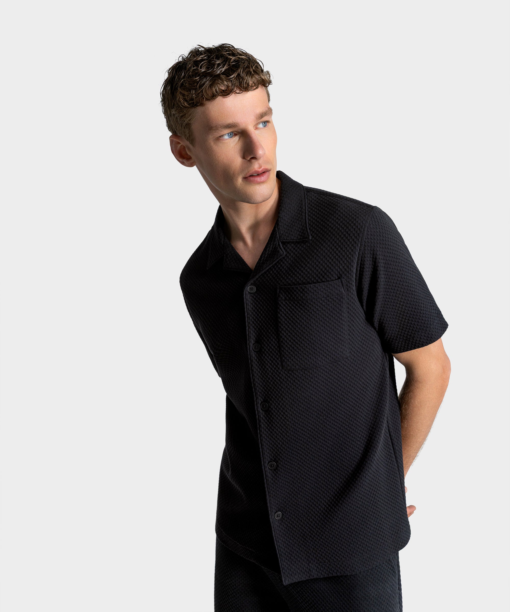 SH 04 Jacquard Black