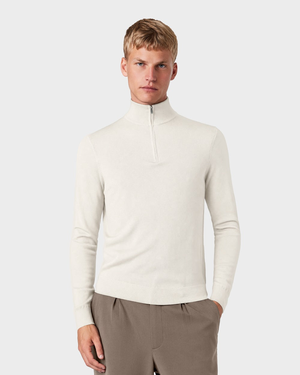 SW 05 Tailored Half Zip Off White