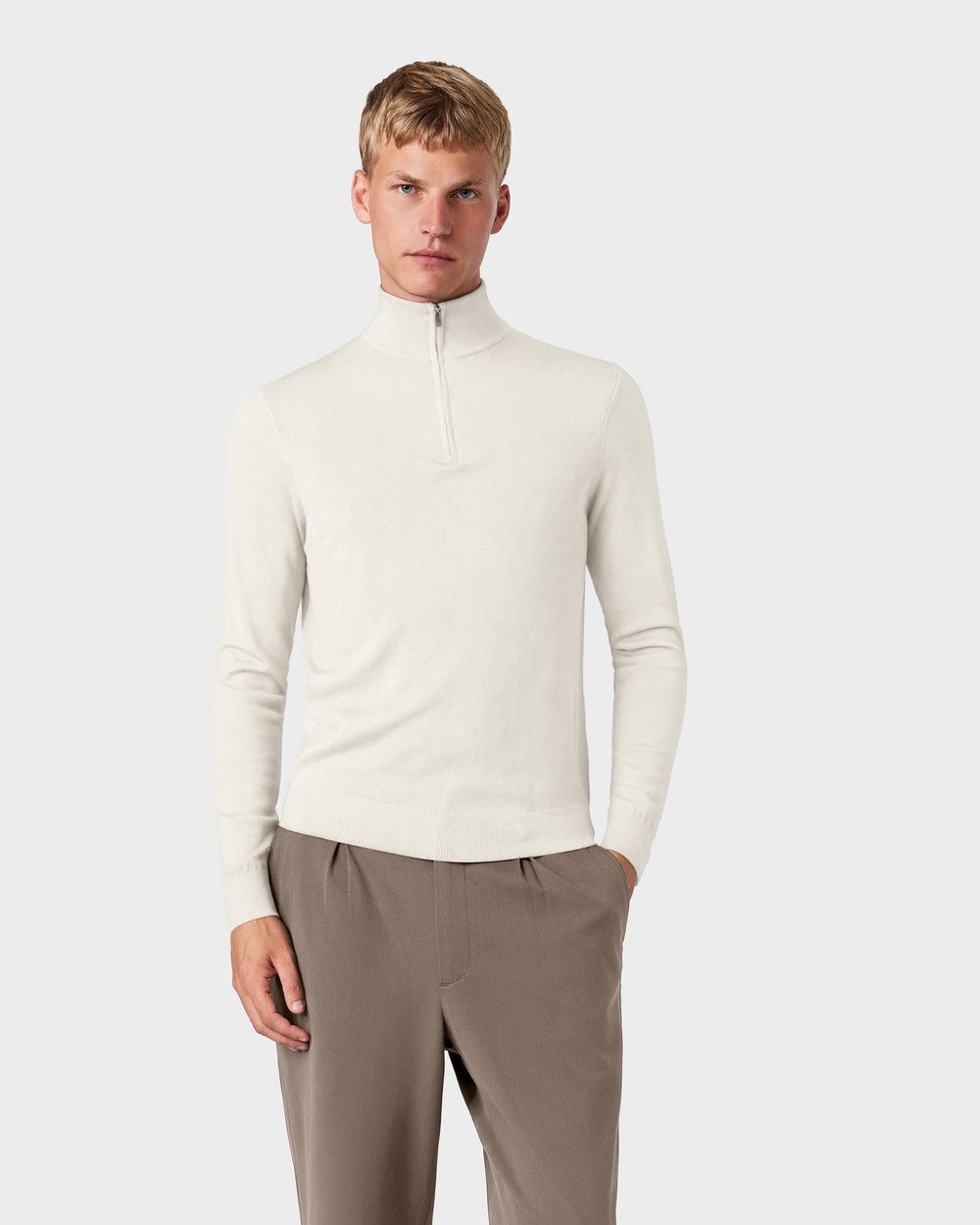 SW 05 Tailored Half Zip Off White