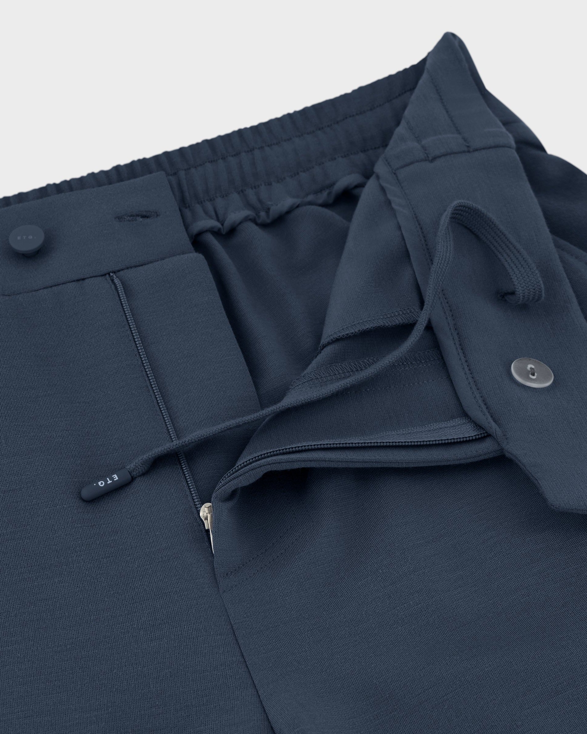 TP 01 Essence Straight Blueberry 2.0 – trousers in blue Punto di Roma stretch, detail