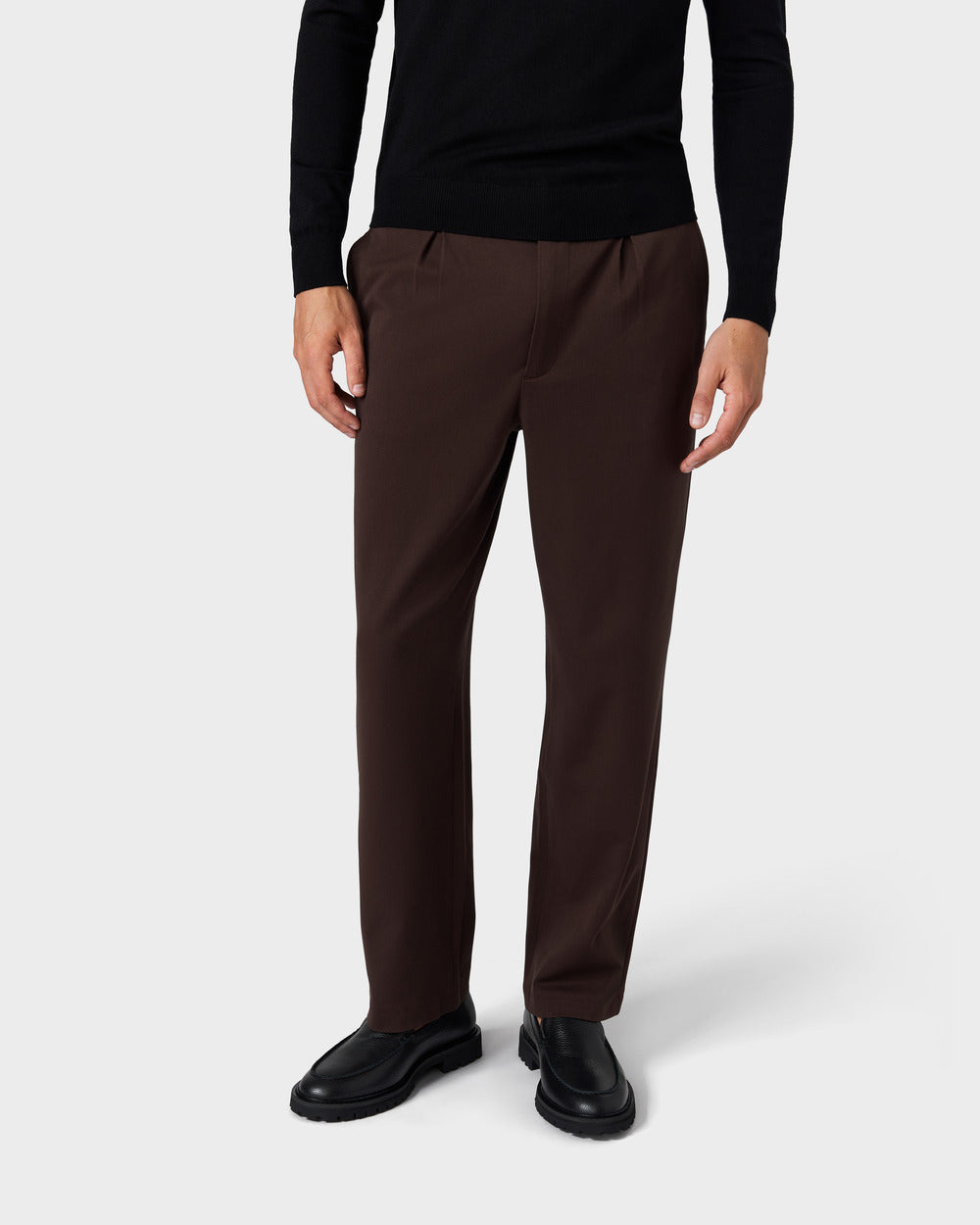 TP 05 Pleated Wide Chocolate – brune bukser med legg i Technical Drape Weave, bilde 2