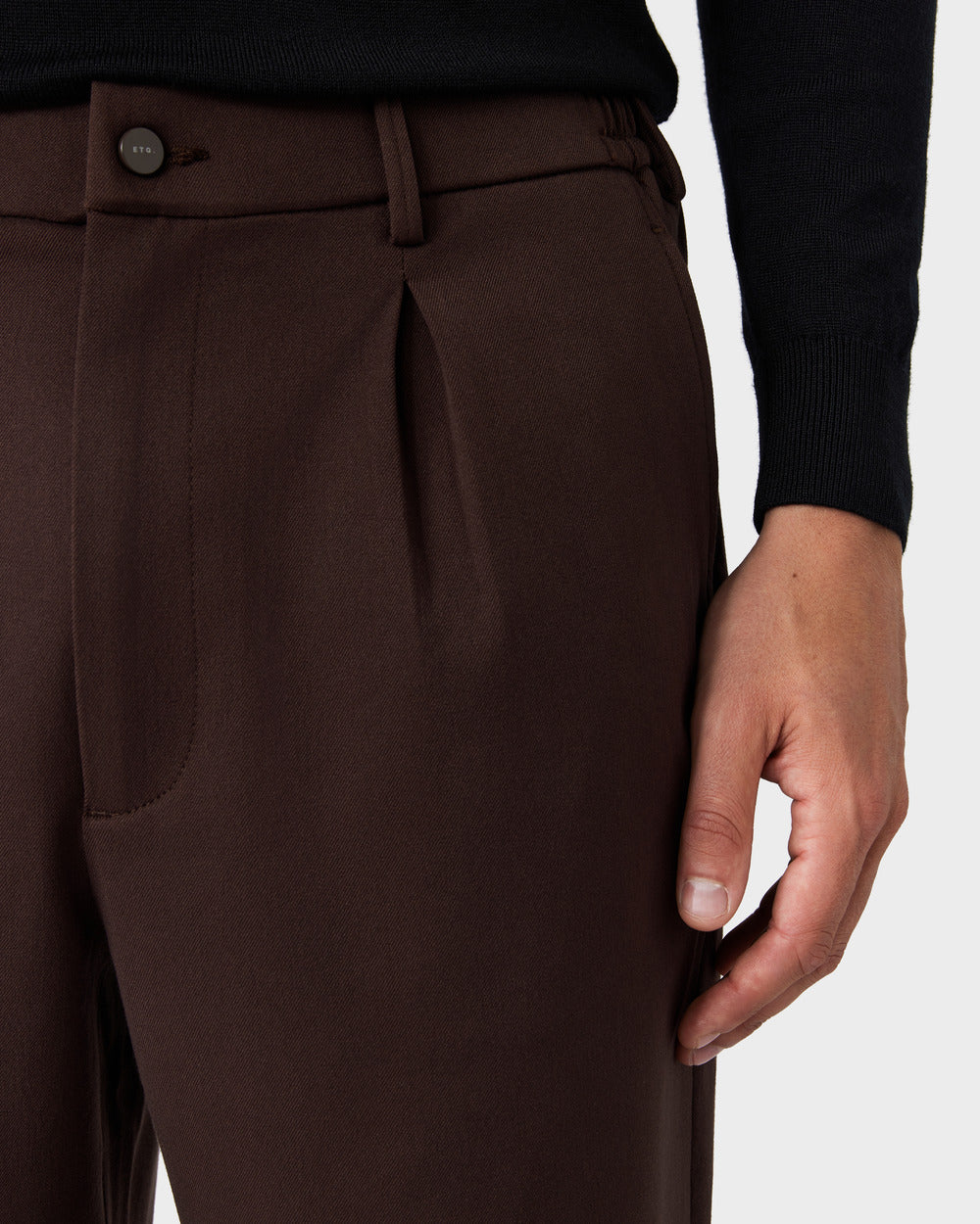 TP 05 Pleated Wide Chocolate – brune bukser med legg i Technical Drape Weave, bilde 5