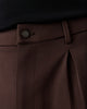 TP 05 Pleated Wide Chocolate – pantalon à pinces marron en Technical Drape Weave, photo 4
