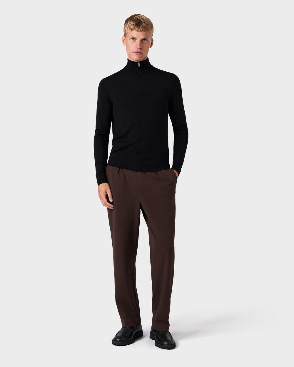 TP 05 Pleated Wide Chocolate – brune bukser med legg i Technical Drape Weave, bilde 6