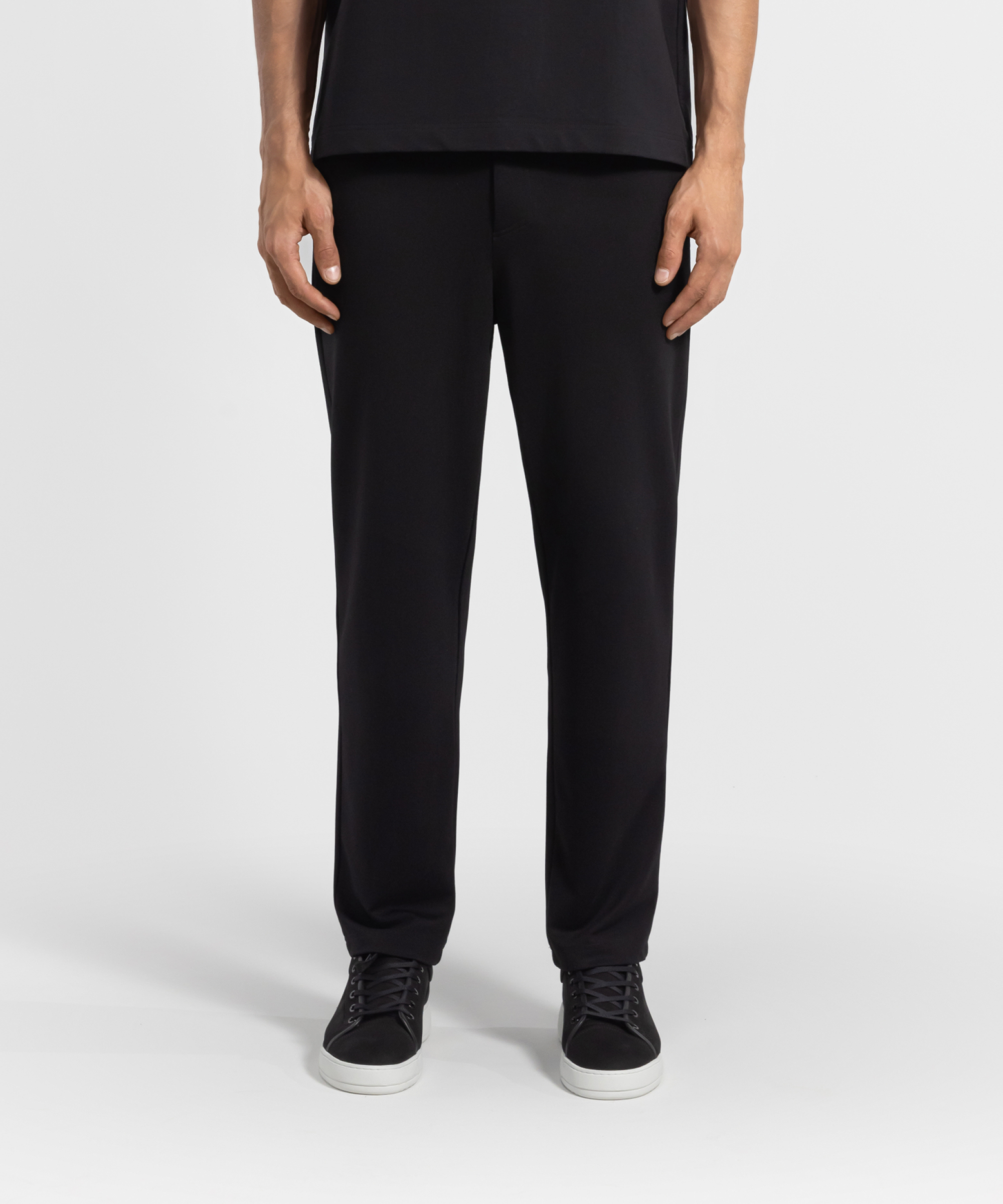 TP 01 Essence Straight Black