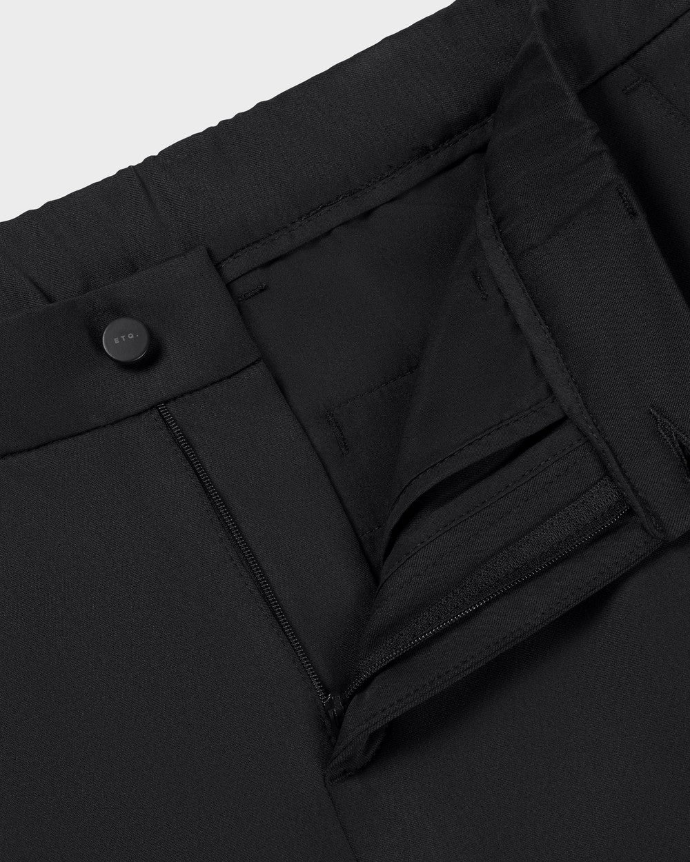 TP 02 Essence 2.0 Black – trousers in black, detail