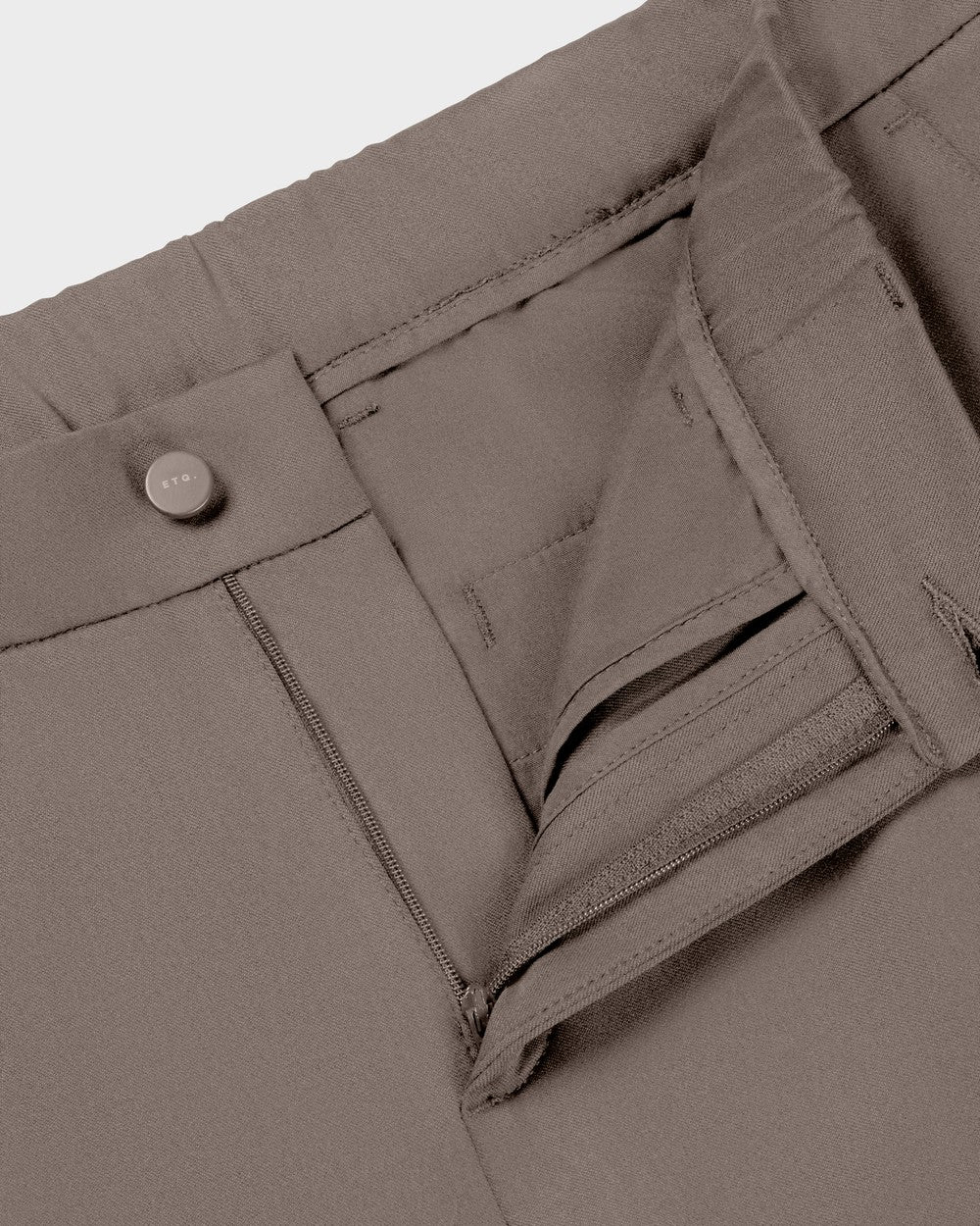 TP 02 Essence 2.0 Desert Taupe – trousers in taupe, detail